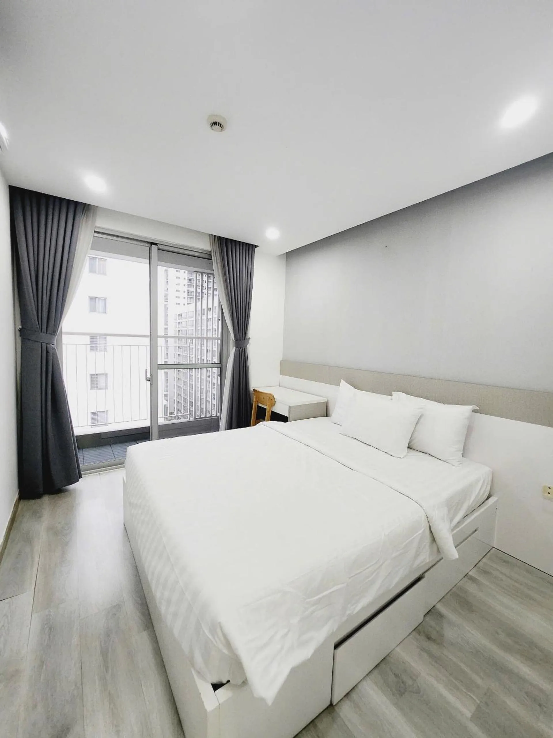 Bed in Scenic Valley Suite