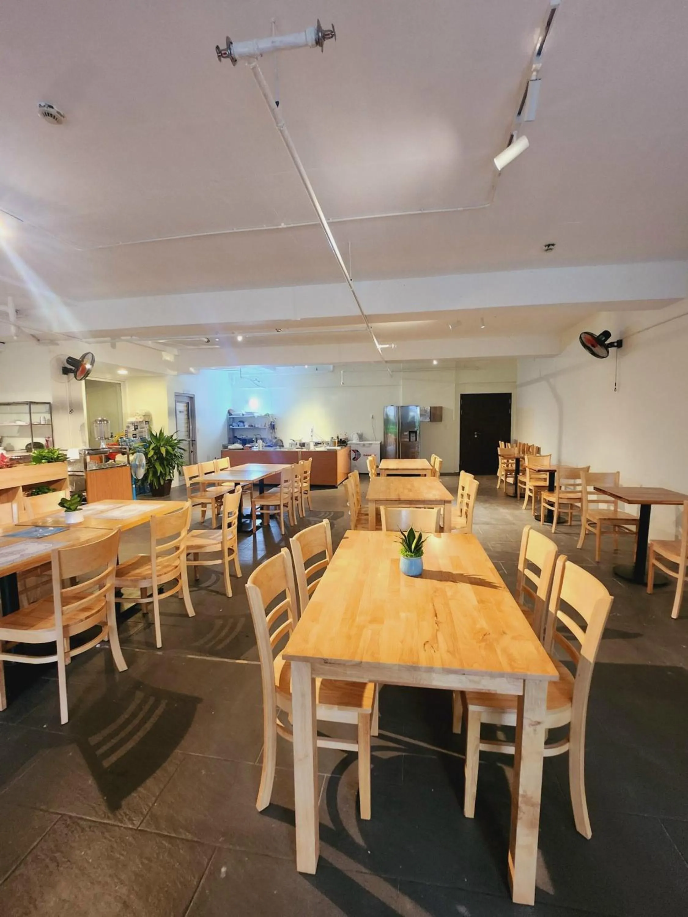 Restaurant/places to eat in Scenic Valley Suite