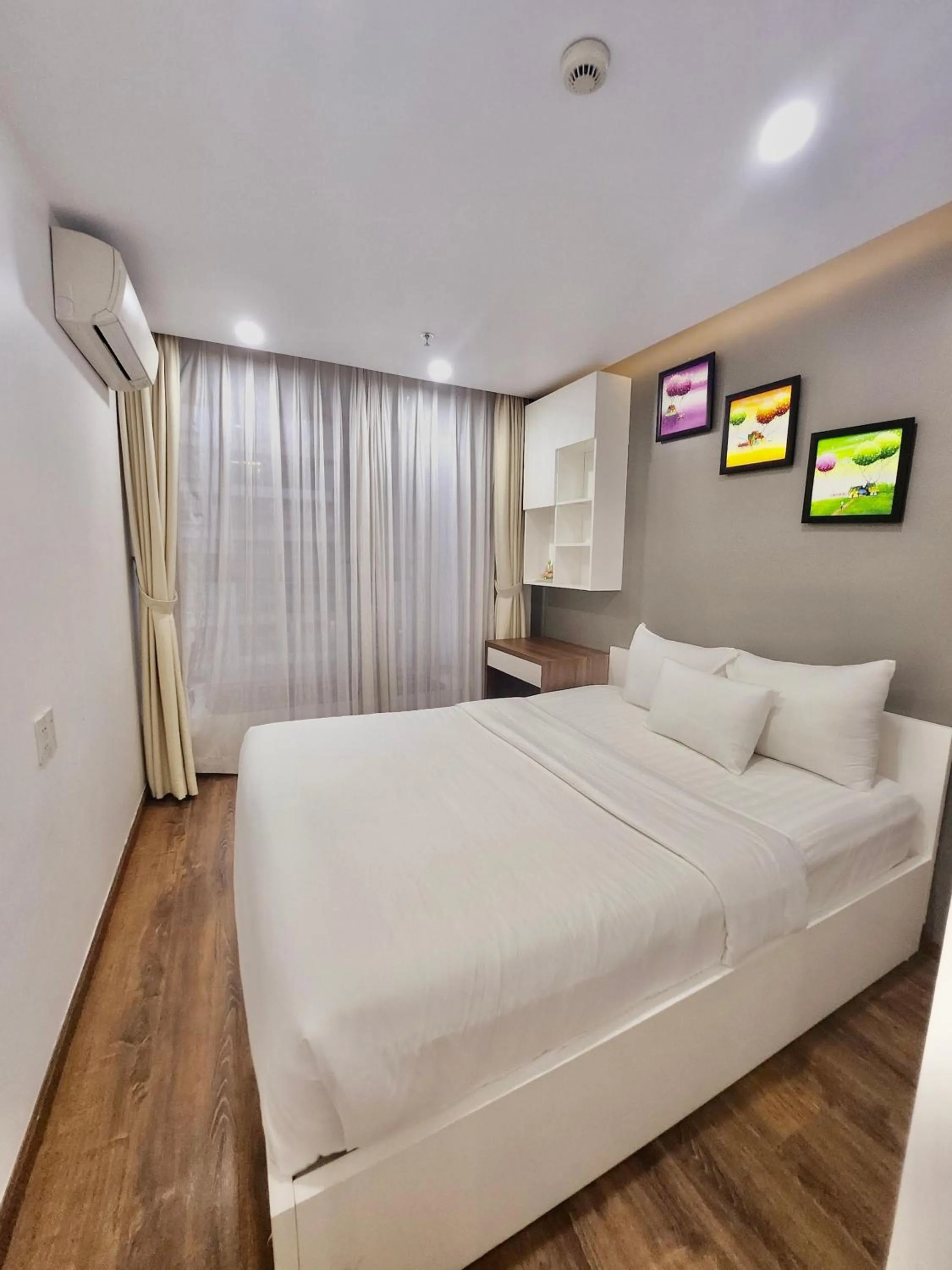 Bed in Scenic Valley Suite