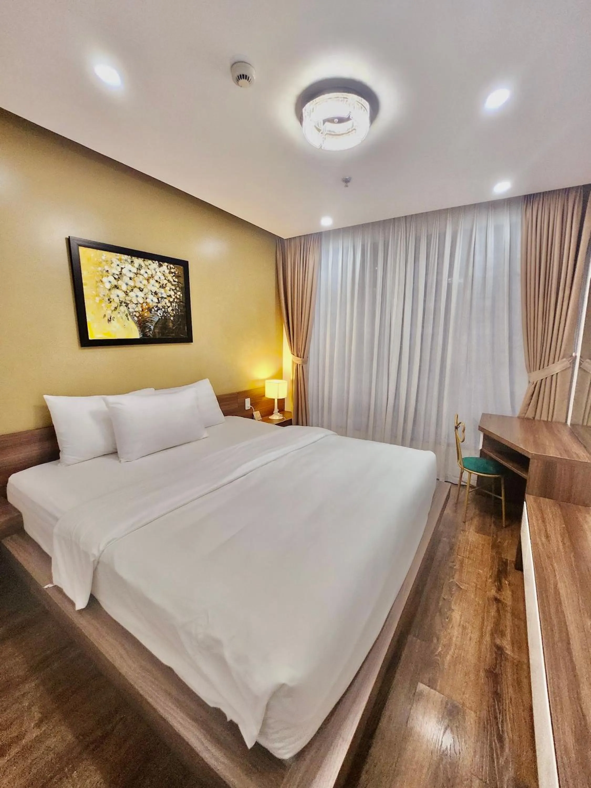 Bed in Scenic Valley Suite