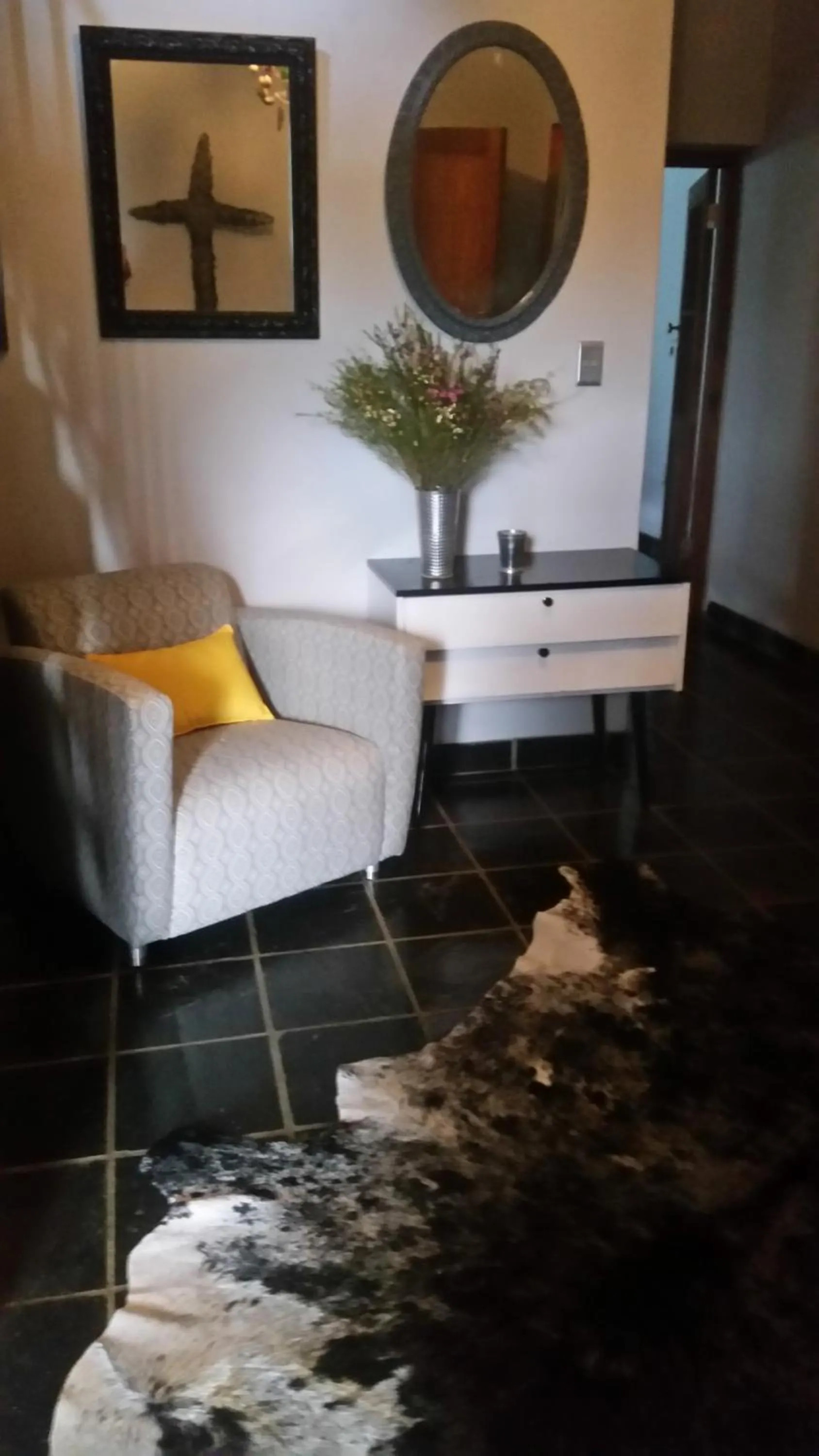 Lobby or reception in Port Del Mar Guesthouse