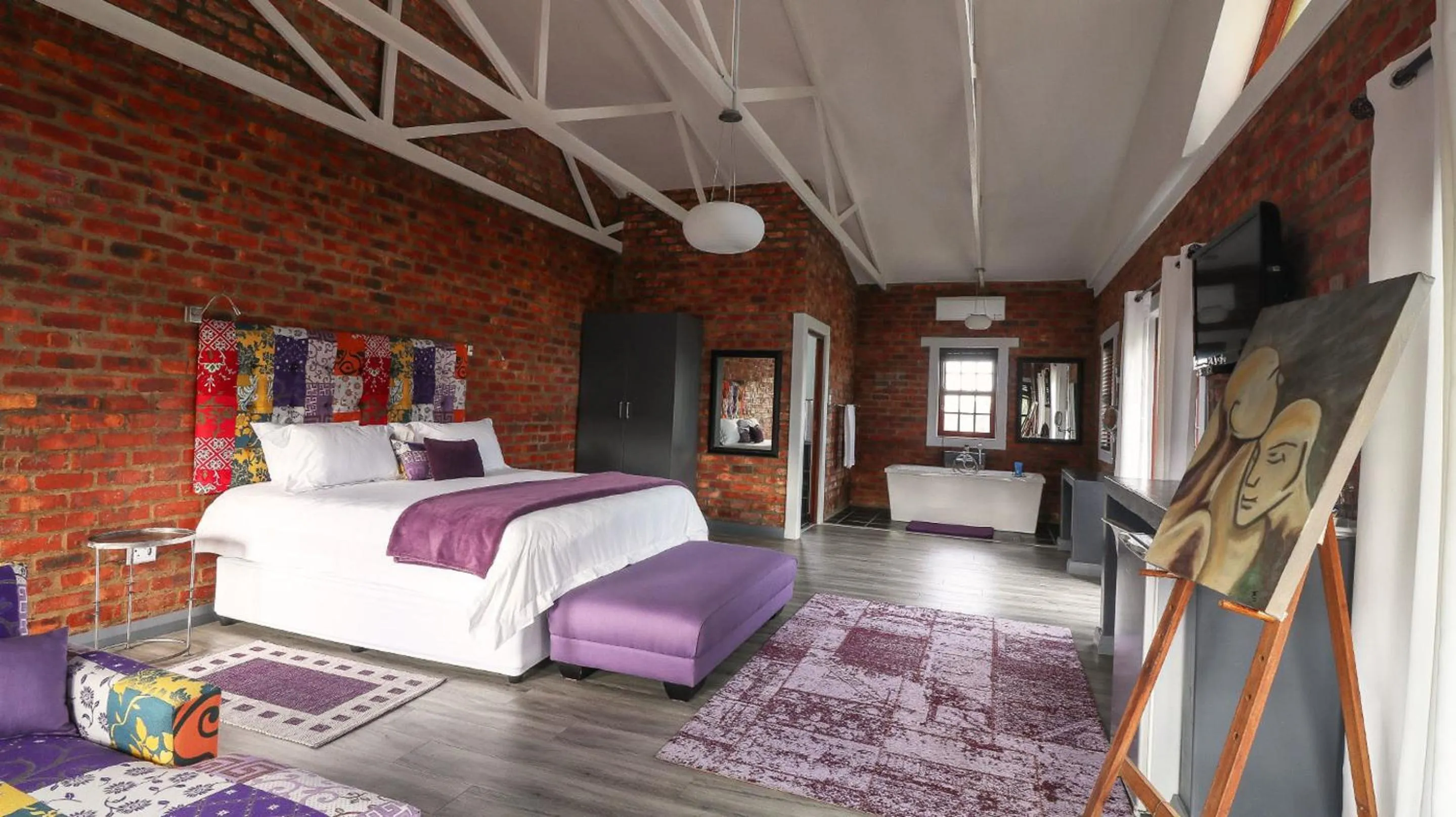 Photo of the whole room, Bed in Port Del Mar Guesthouse