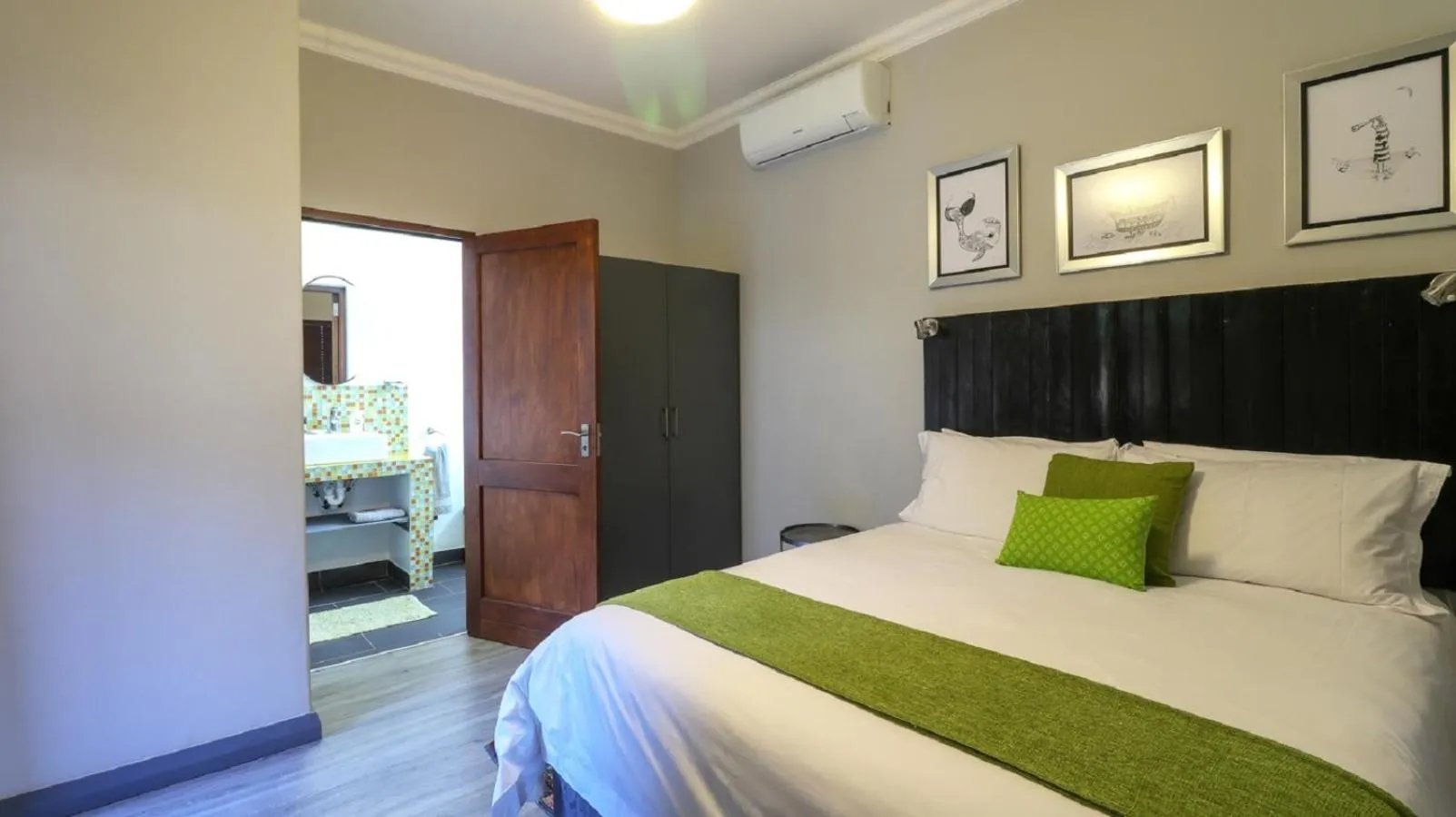 Bedroom, Bed in Port Del Mar Guesthouse