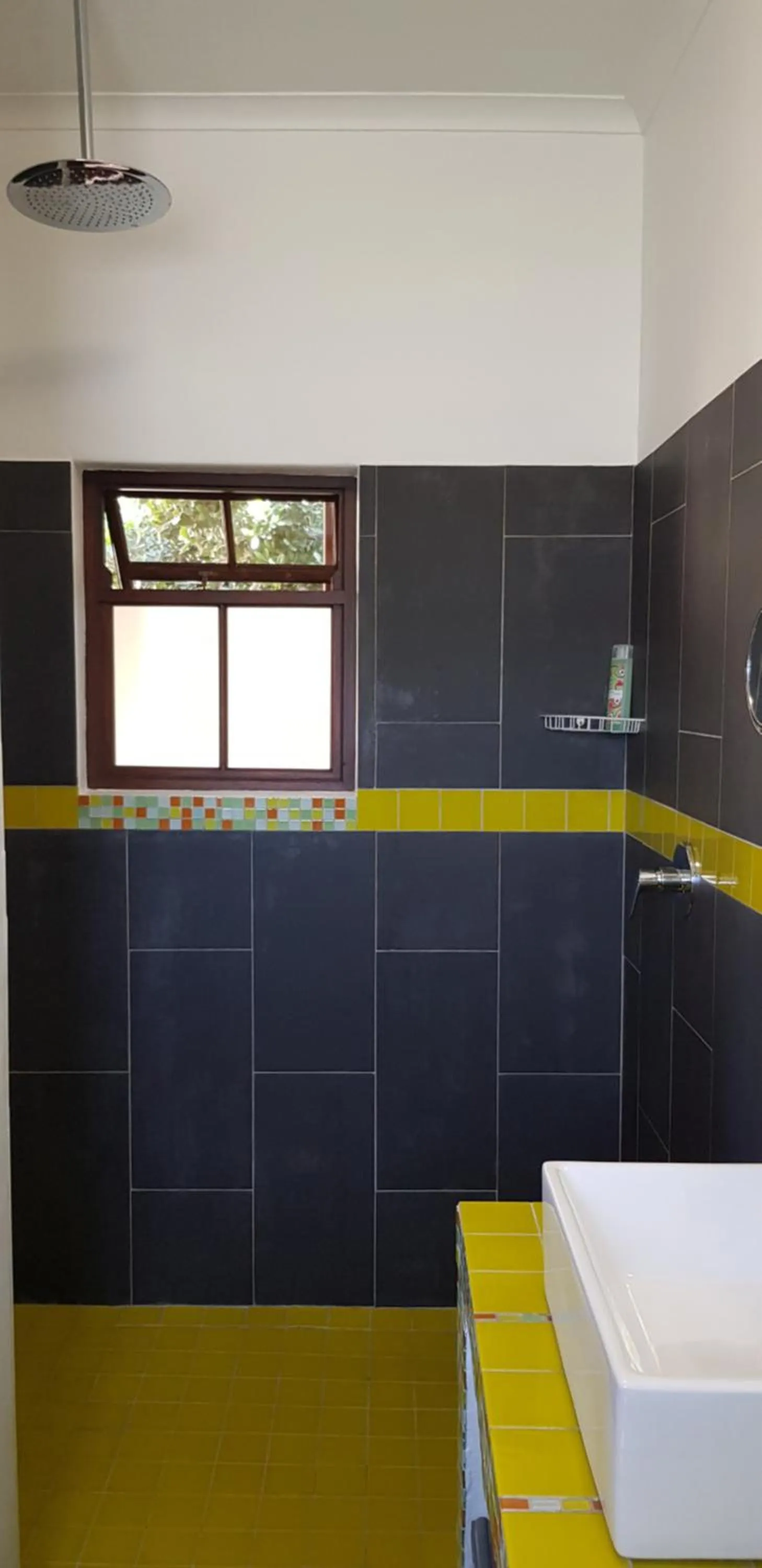 Shower in Port Del Mar Guesthouse