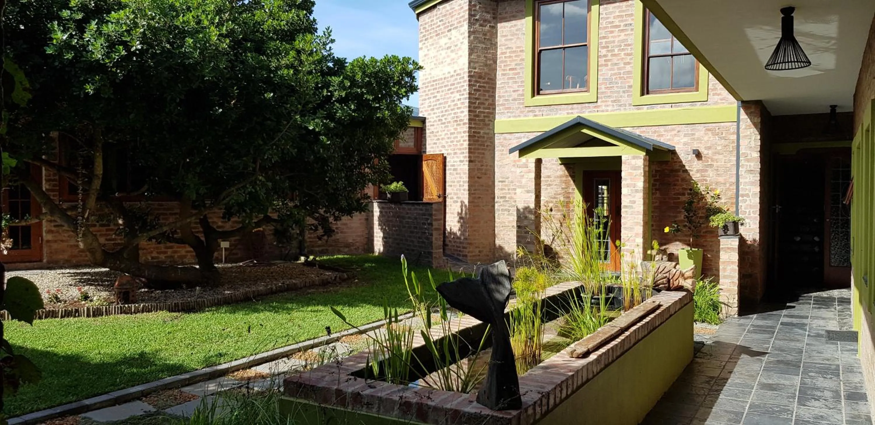 Garden in Port Del Mar Guesthouse