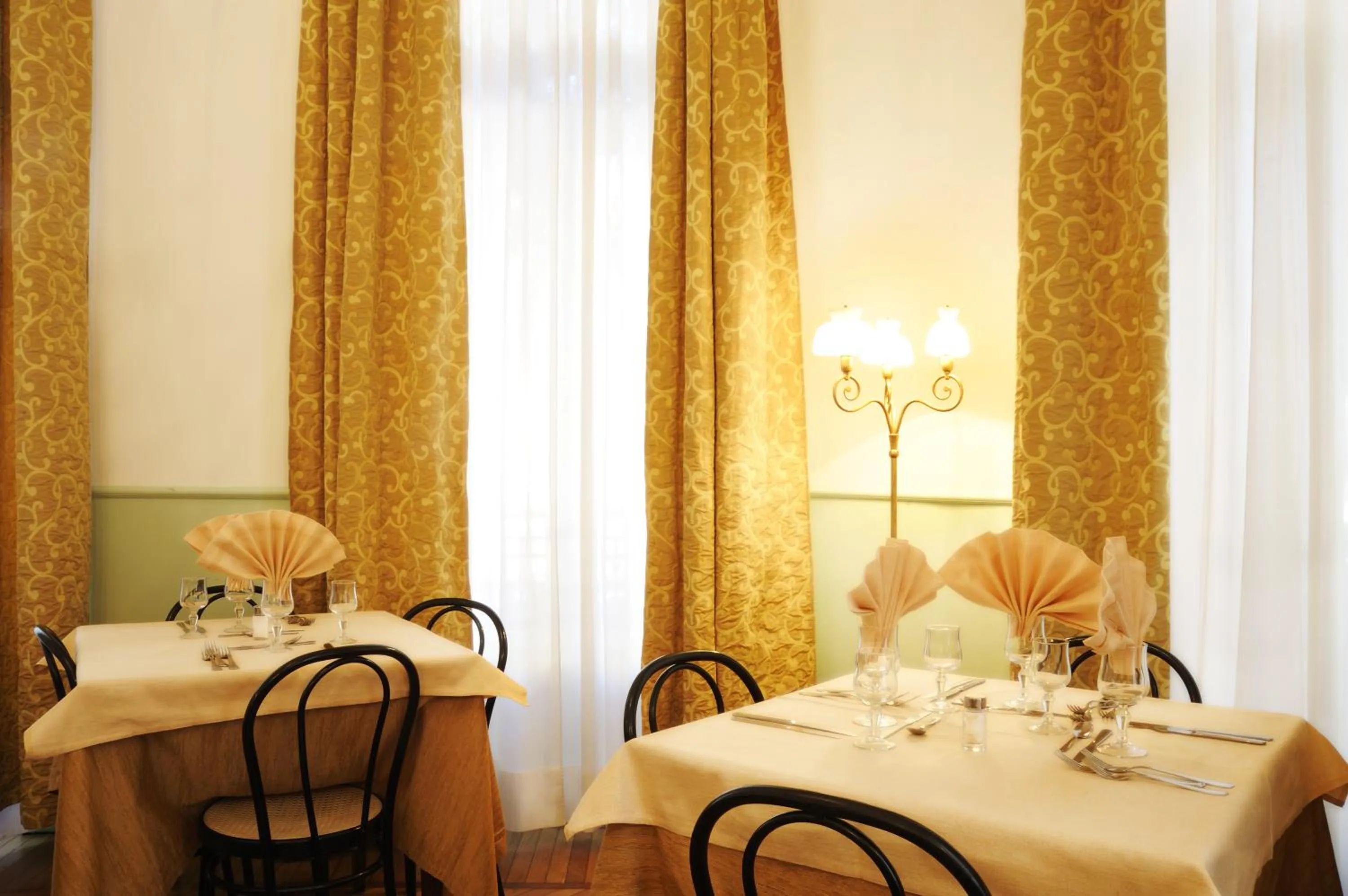 Restaurant/places to eat in Hotel Alfieri