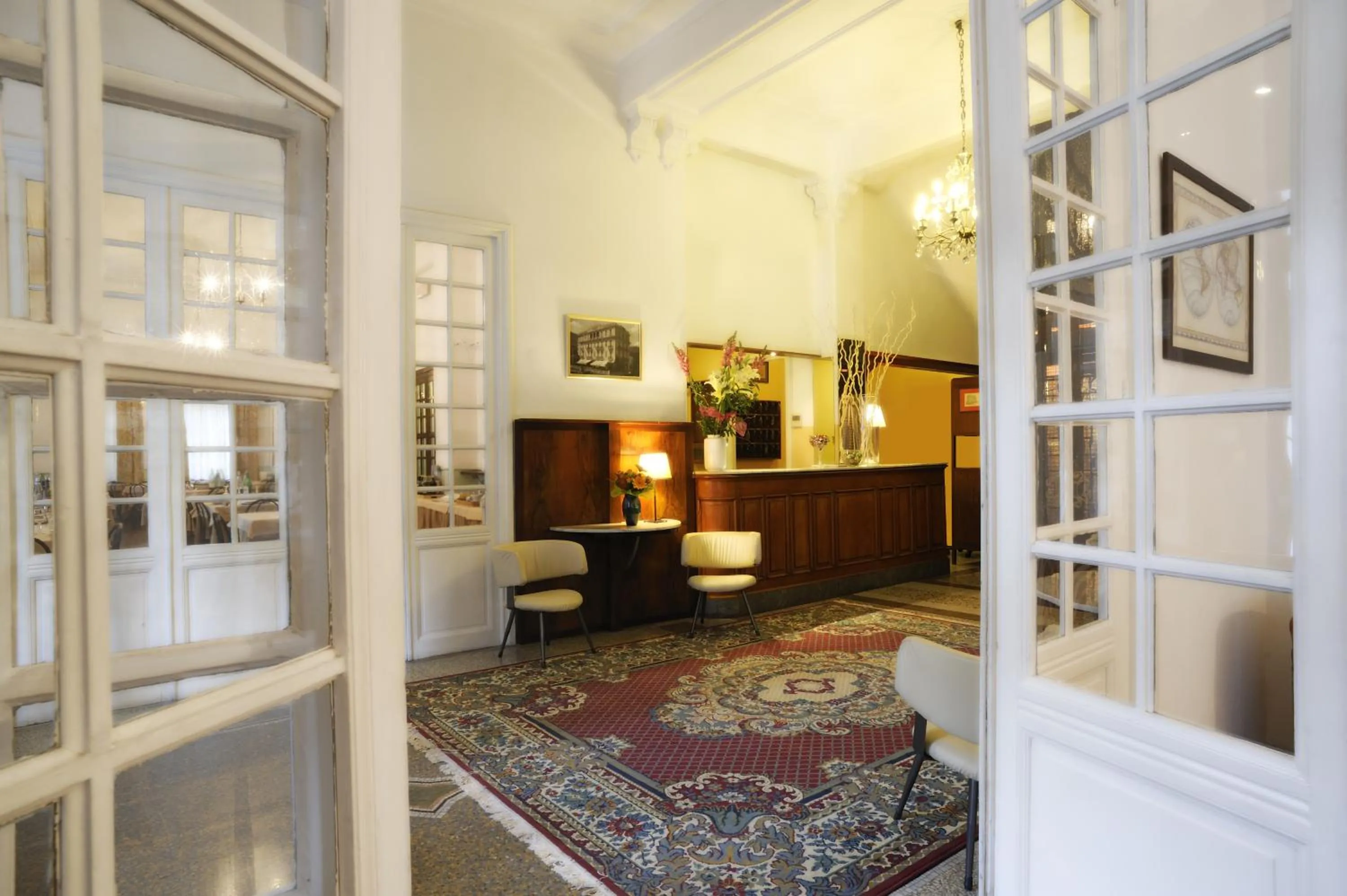 Lobby or reception in Hotel Alfieri