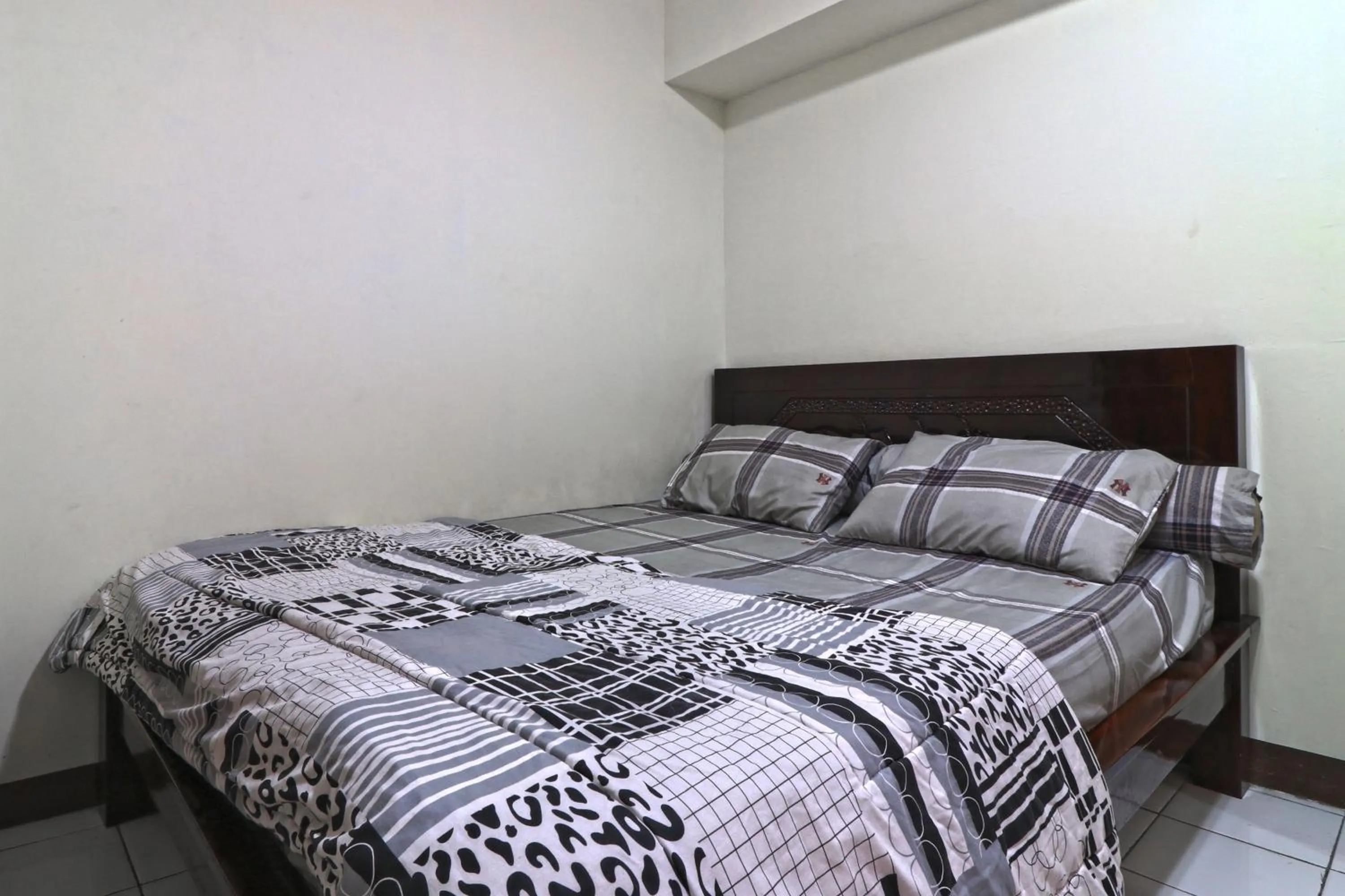 Bed in Inkubus Gateway Apartment Ahmad Yani by Ridwan