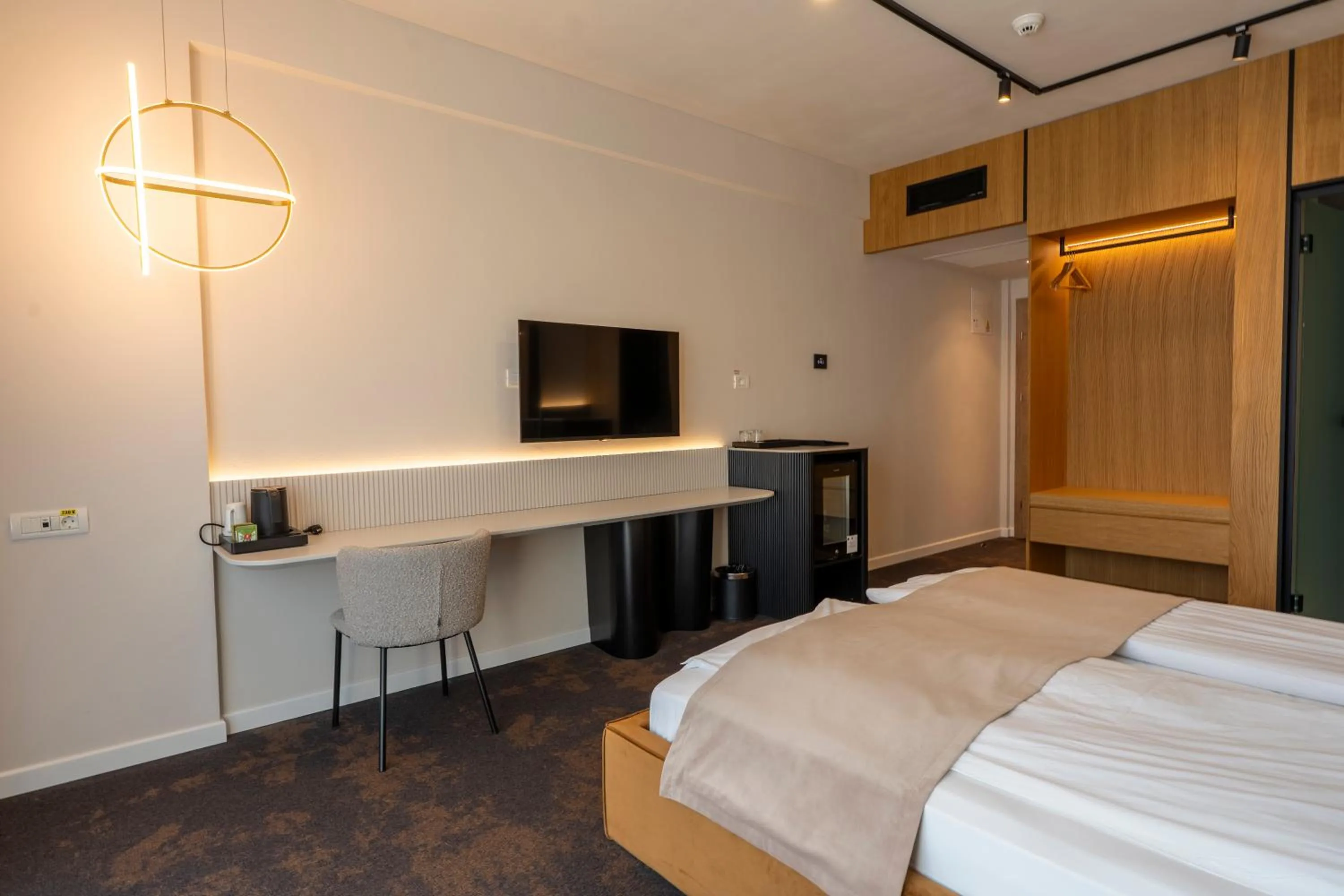 TV and multimedia, Bed in Element