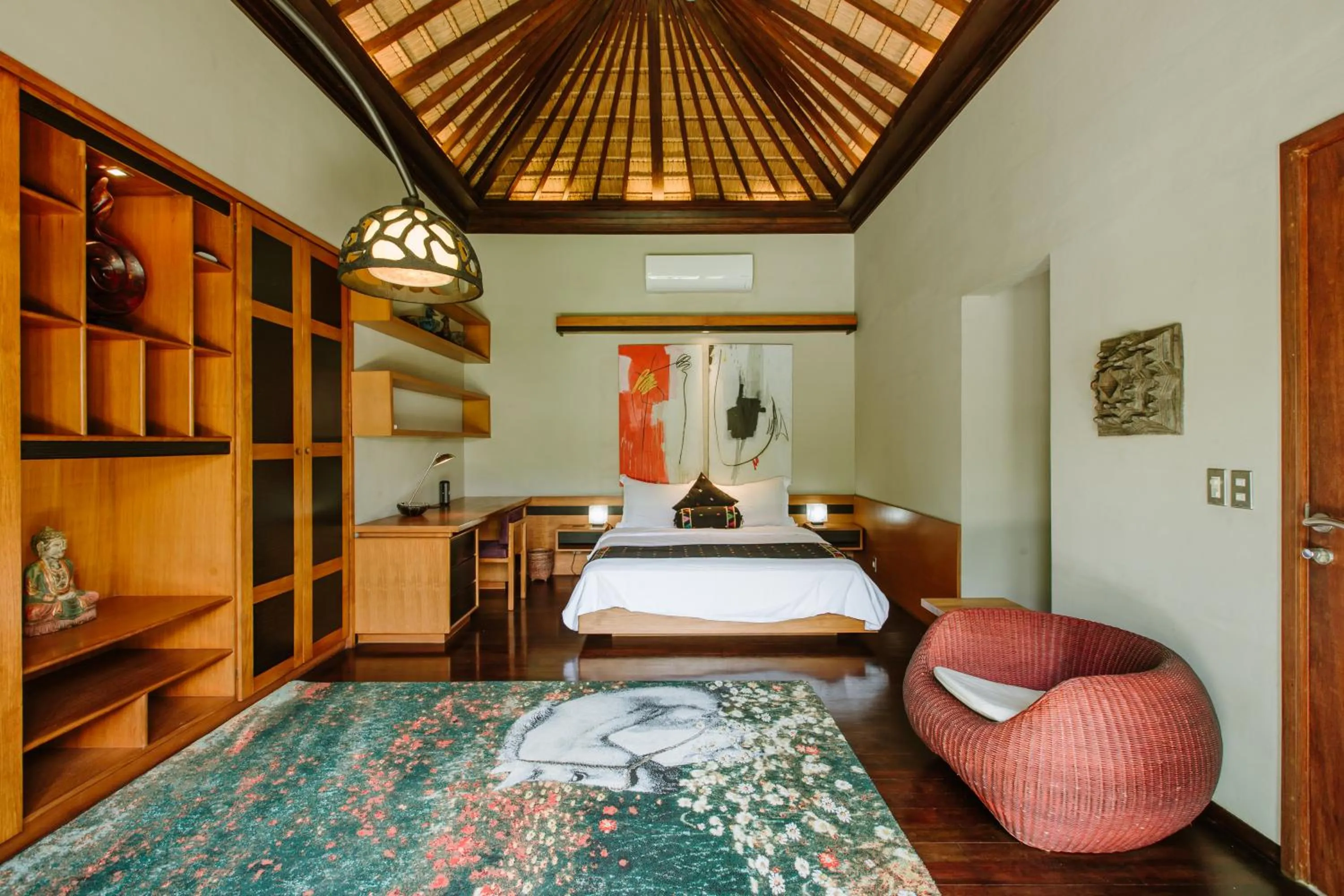 Bed in Pronoia Beach Resort