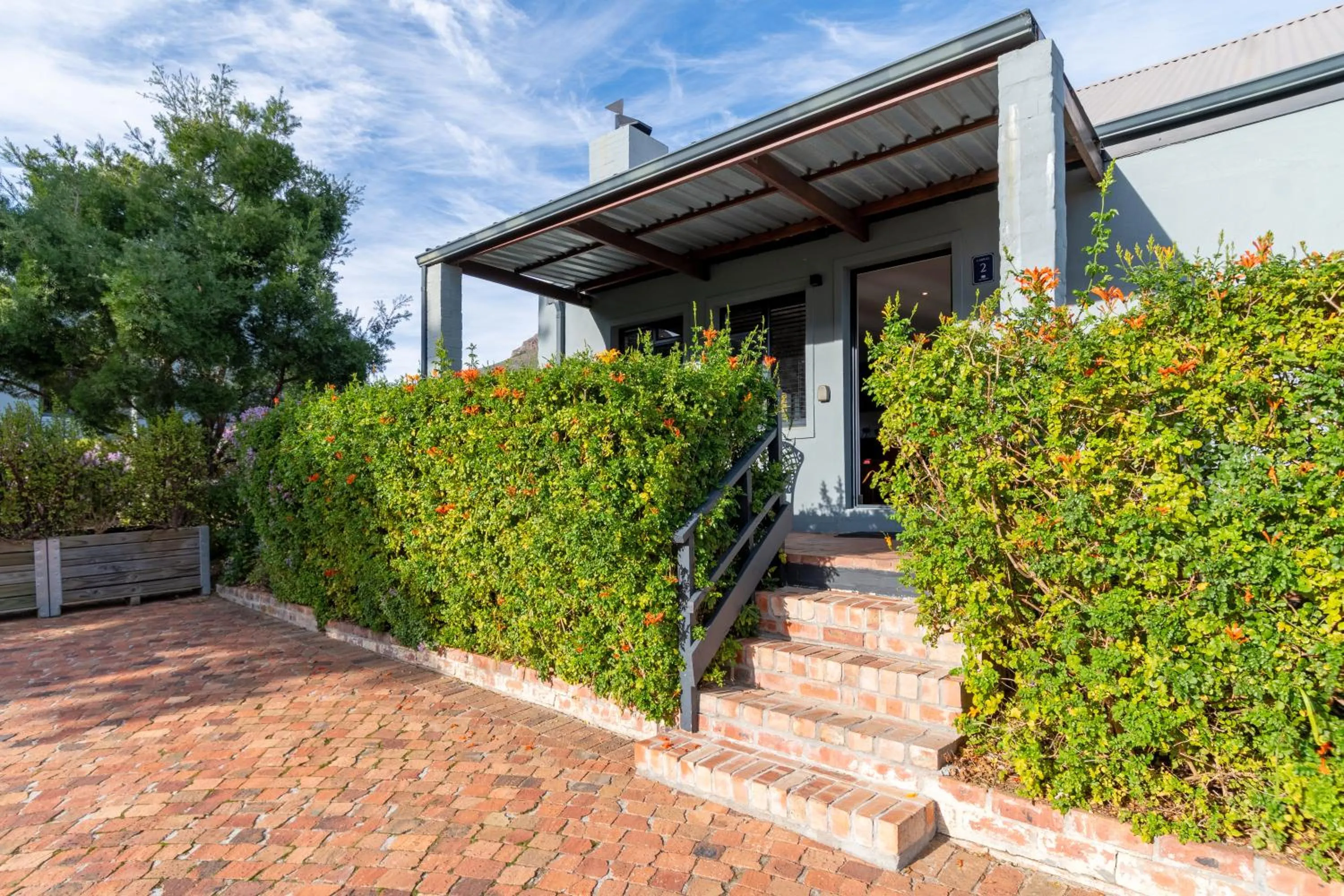 Facade/entrance in Mont Angelis