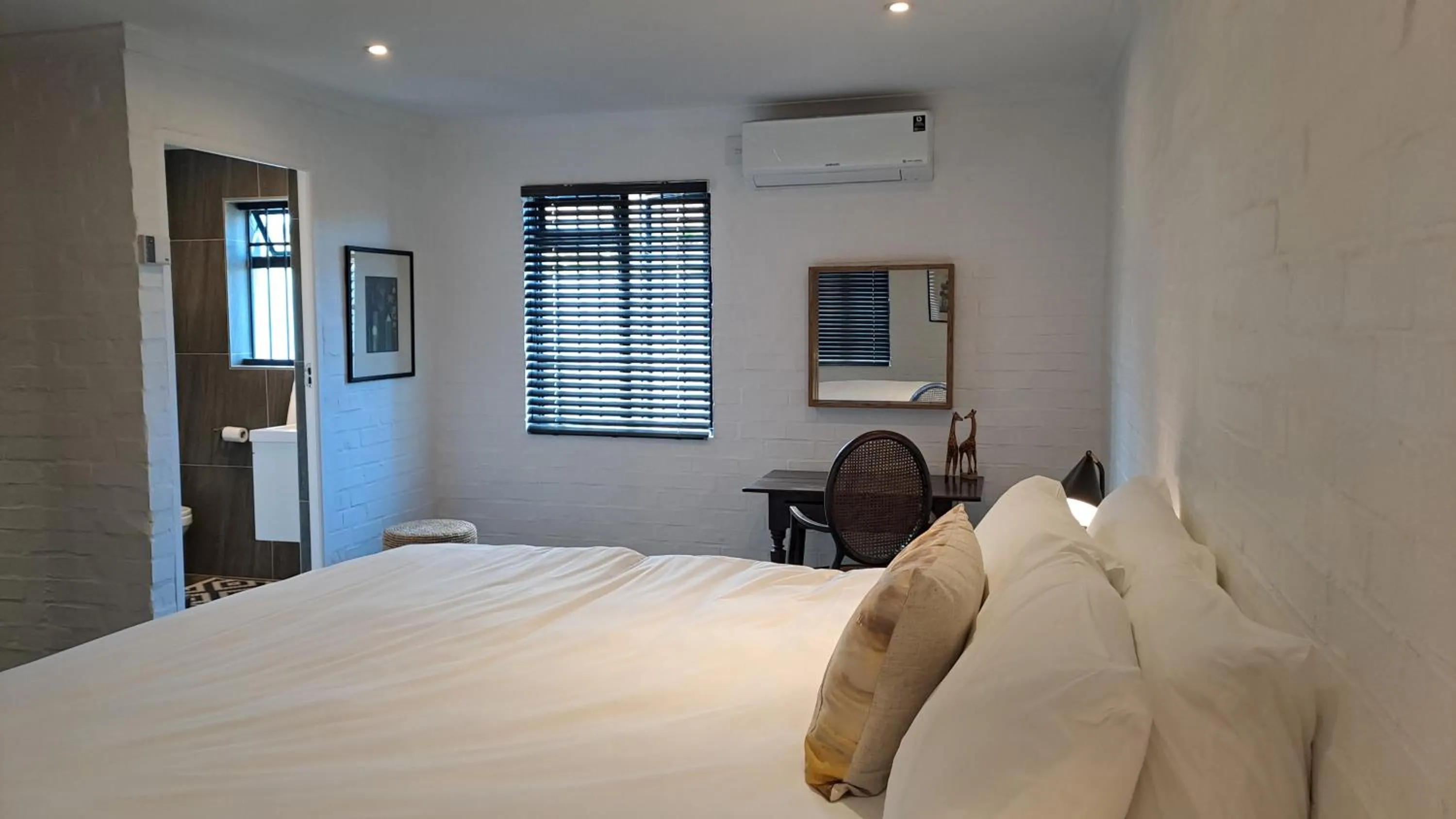 Bedroom, Bed in Mont Angelis