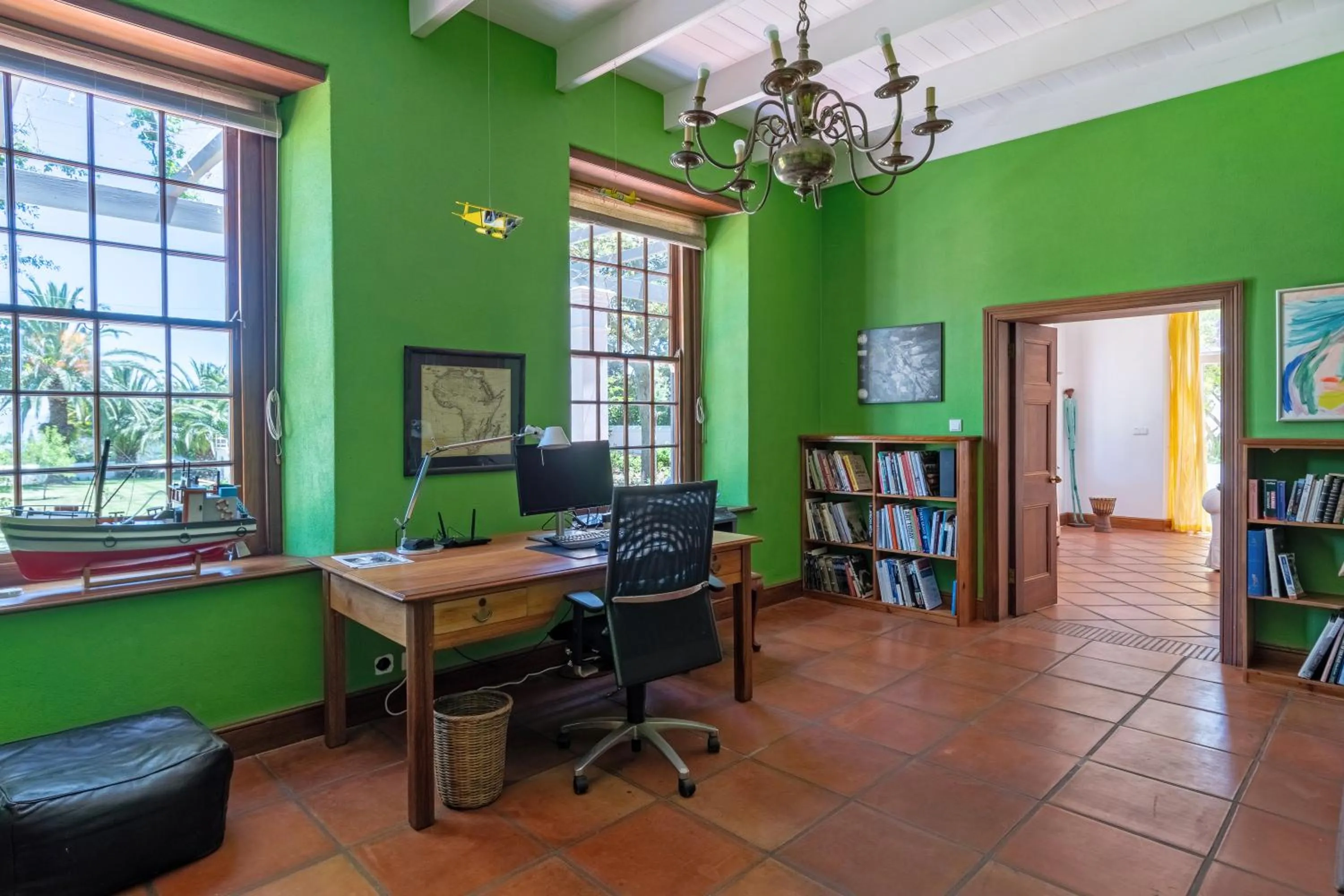 Business facilities in Mont Angelis