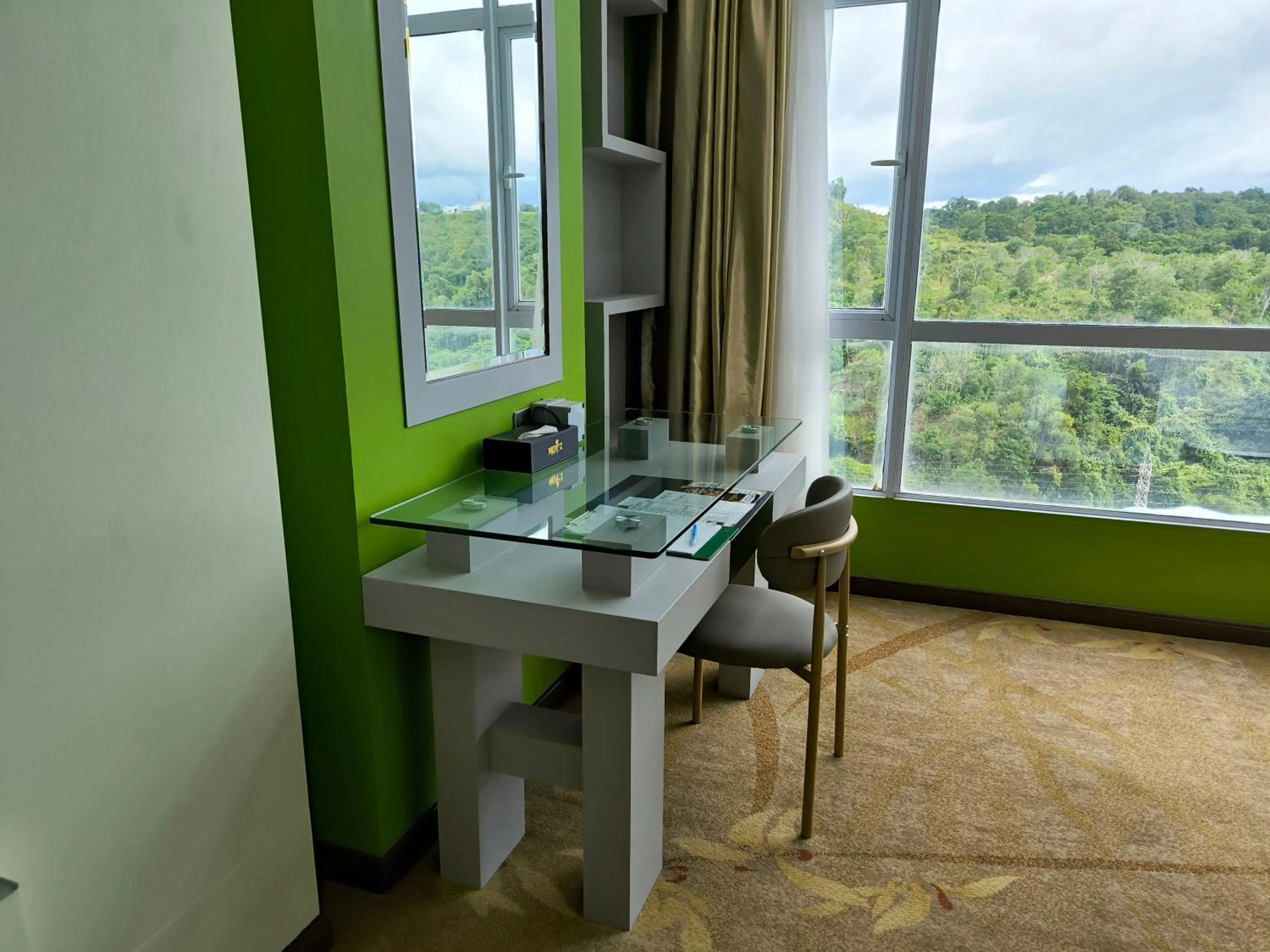 hair dresser in Meritz Hotel