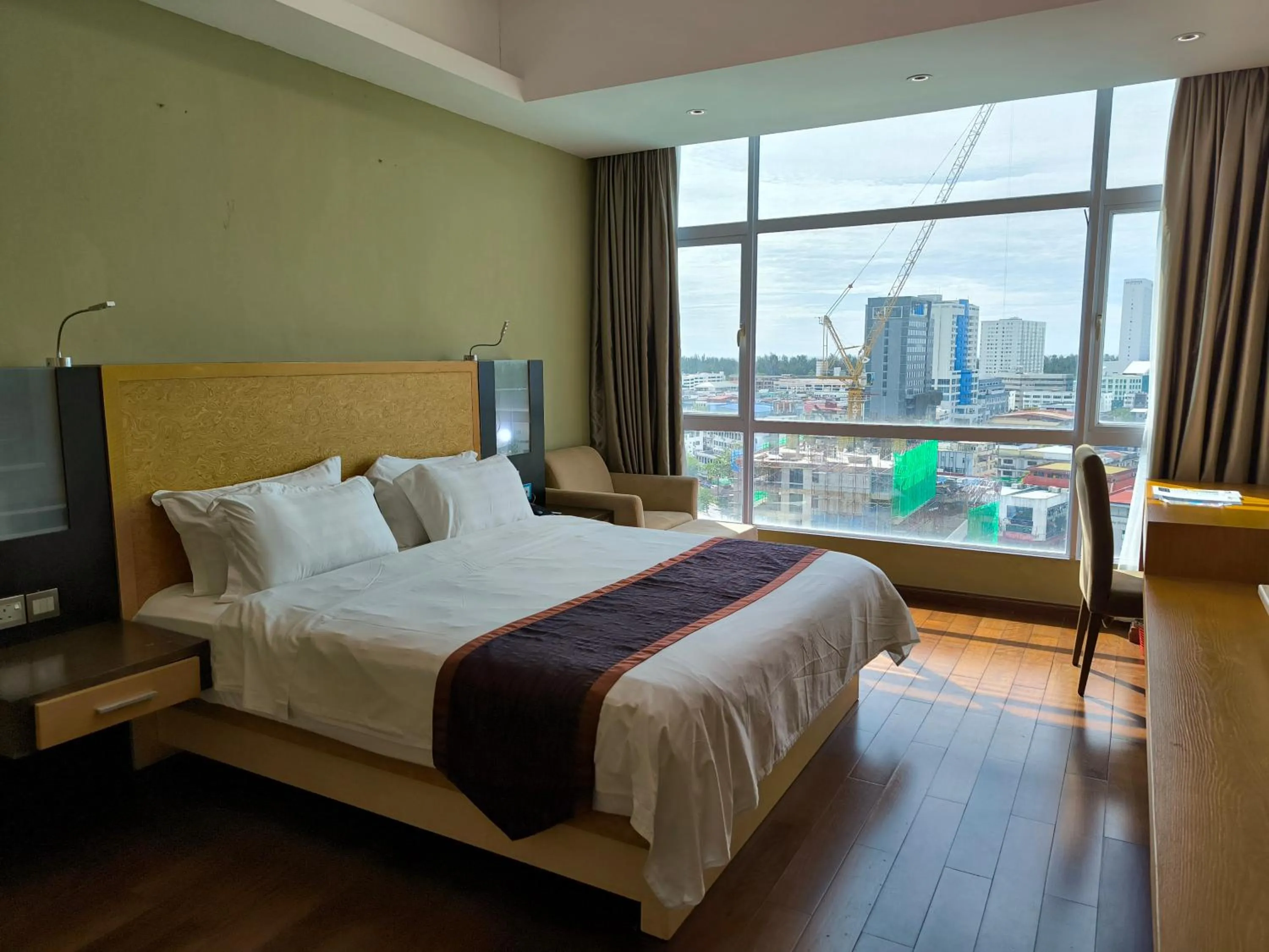 Bedroom, Bed in Meritz Hotel