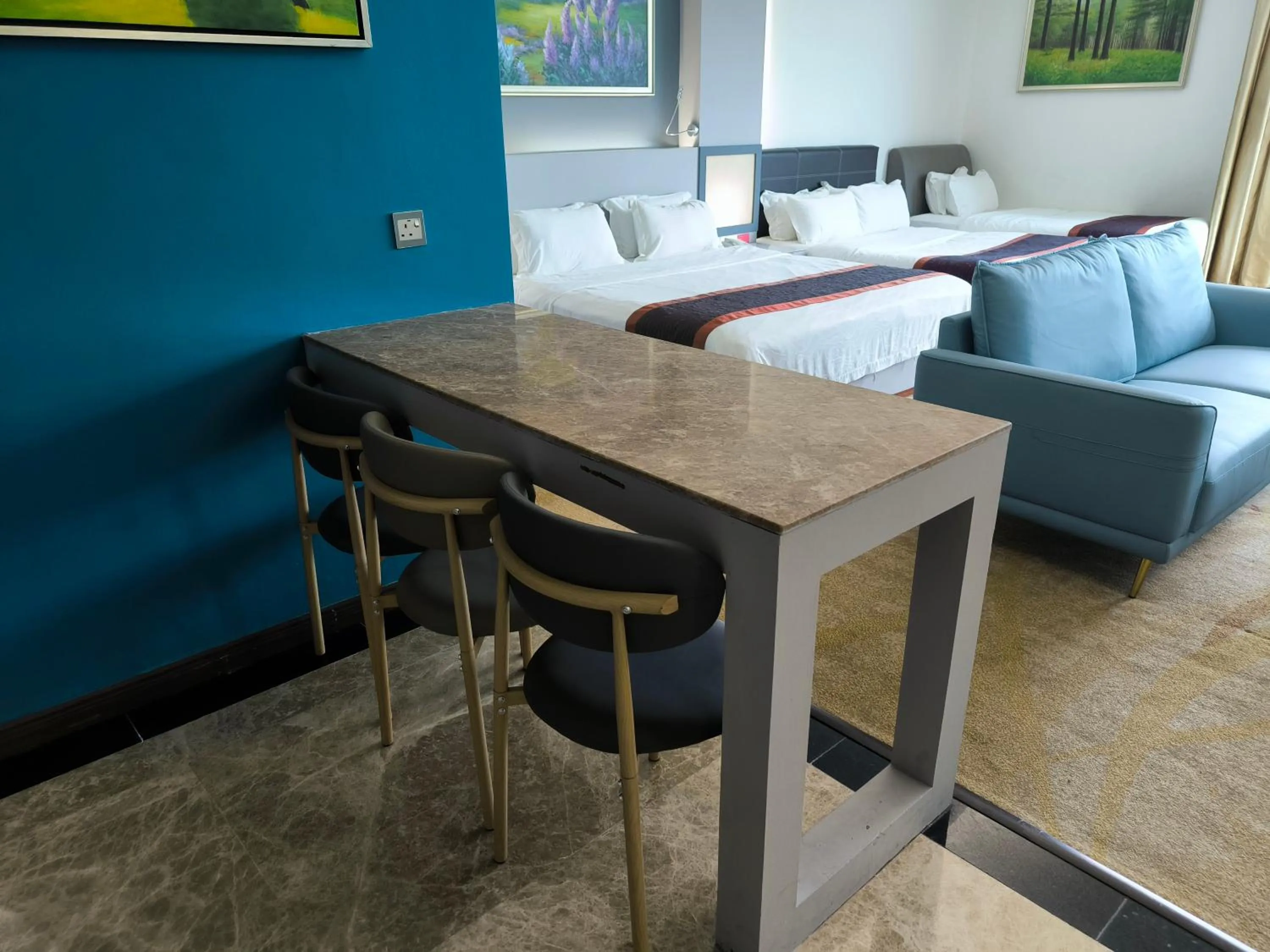 Seating area in Meritz Hotel