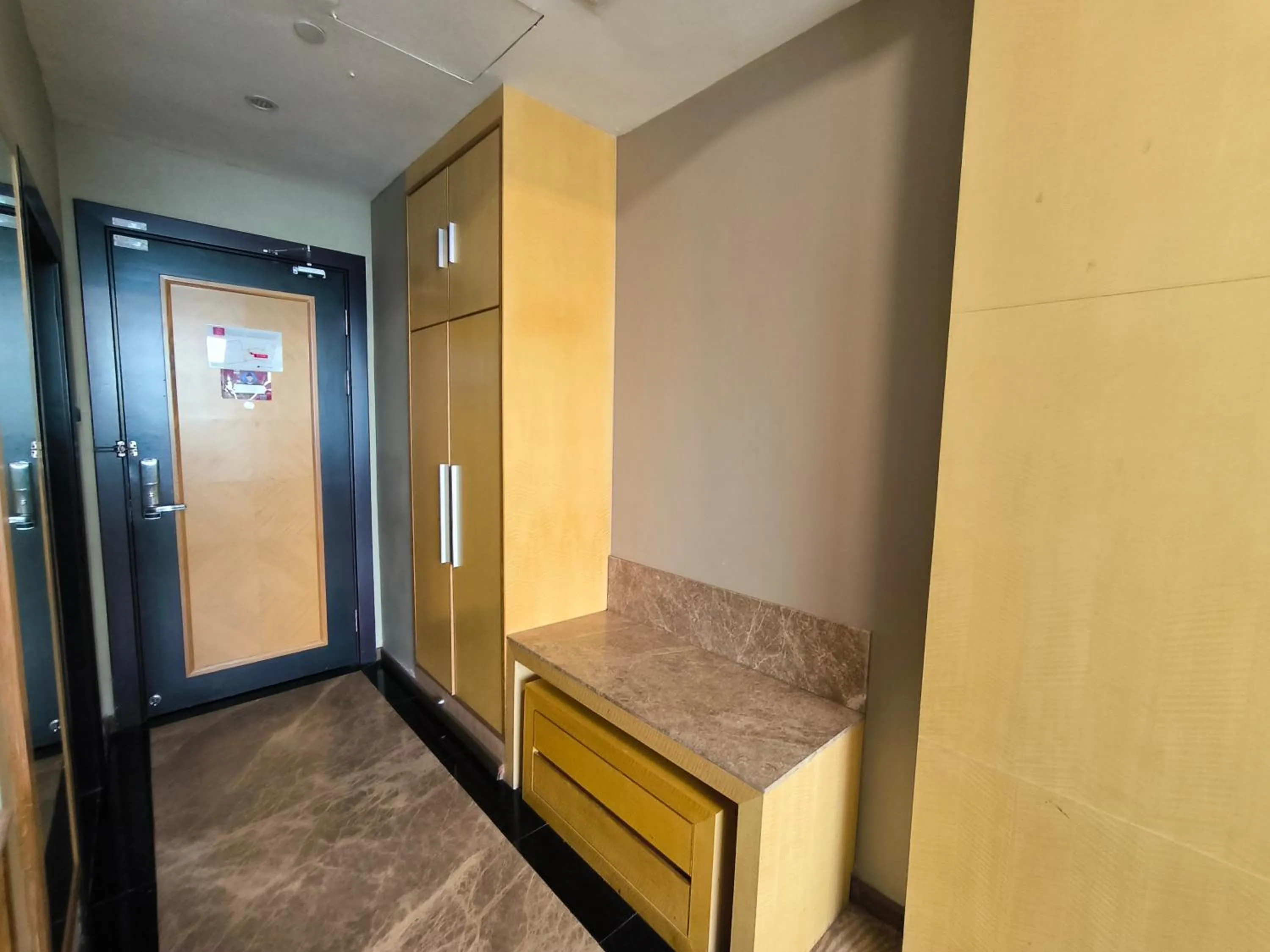 wardrobe in Meritz Hotel