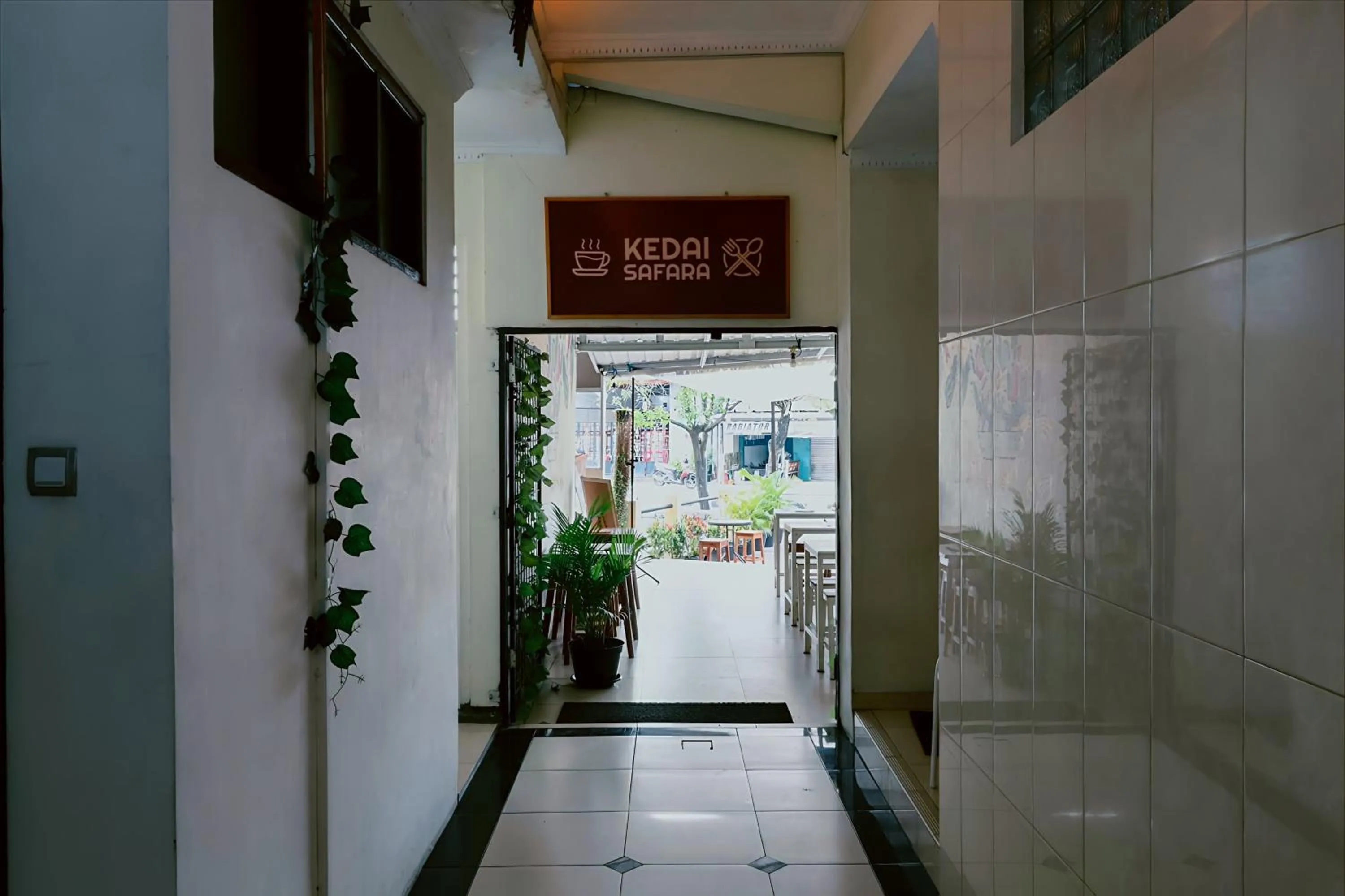 Restaurant/places to eat in Hotel Safara Yogyakarta