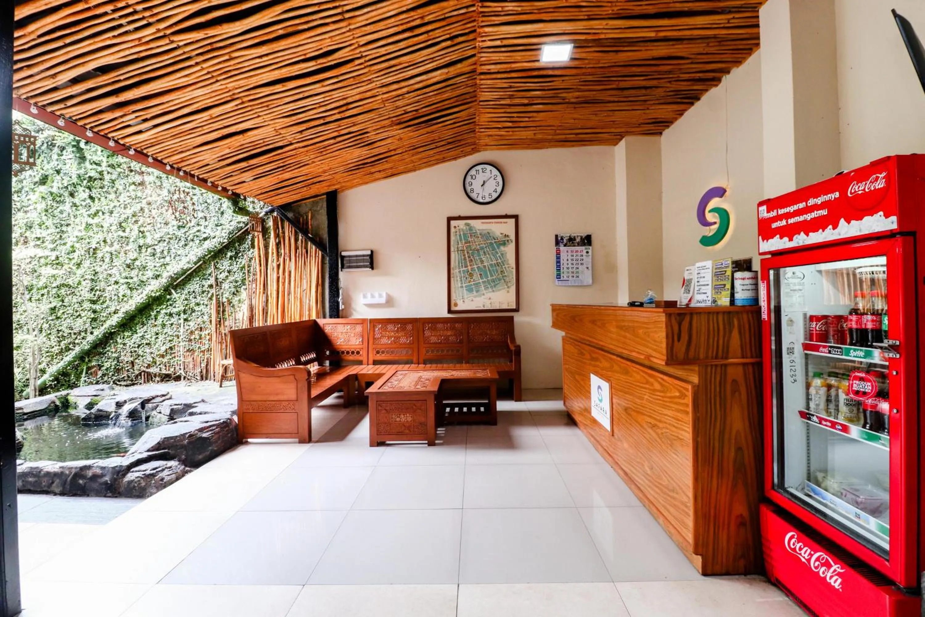 Lobby or reception in Hotel Safara Yogyakarta