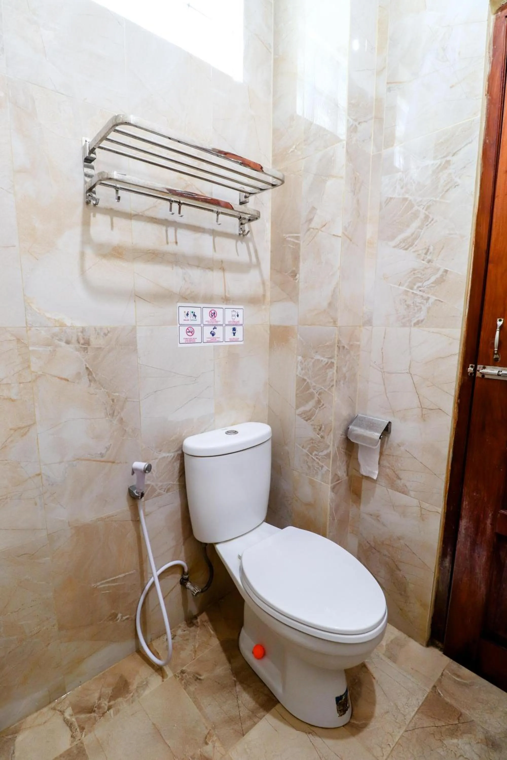 Toilet in Hotel Safara Yogyakarta