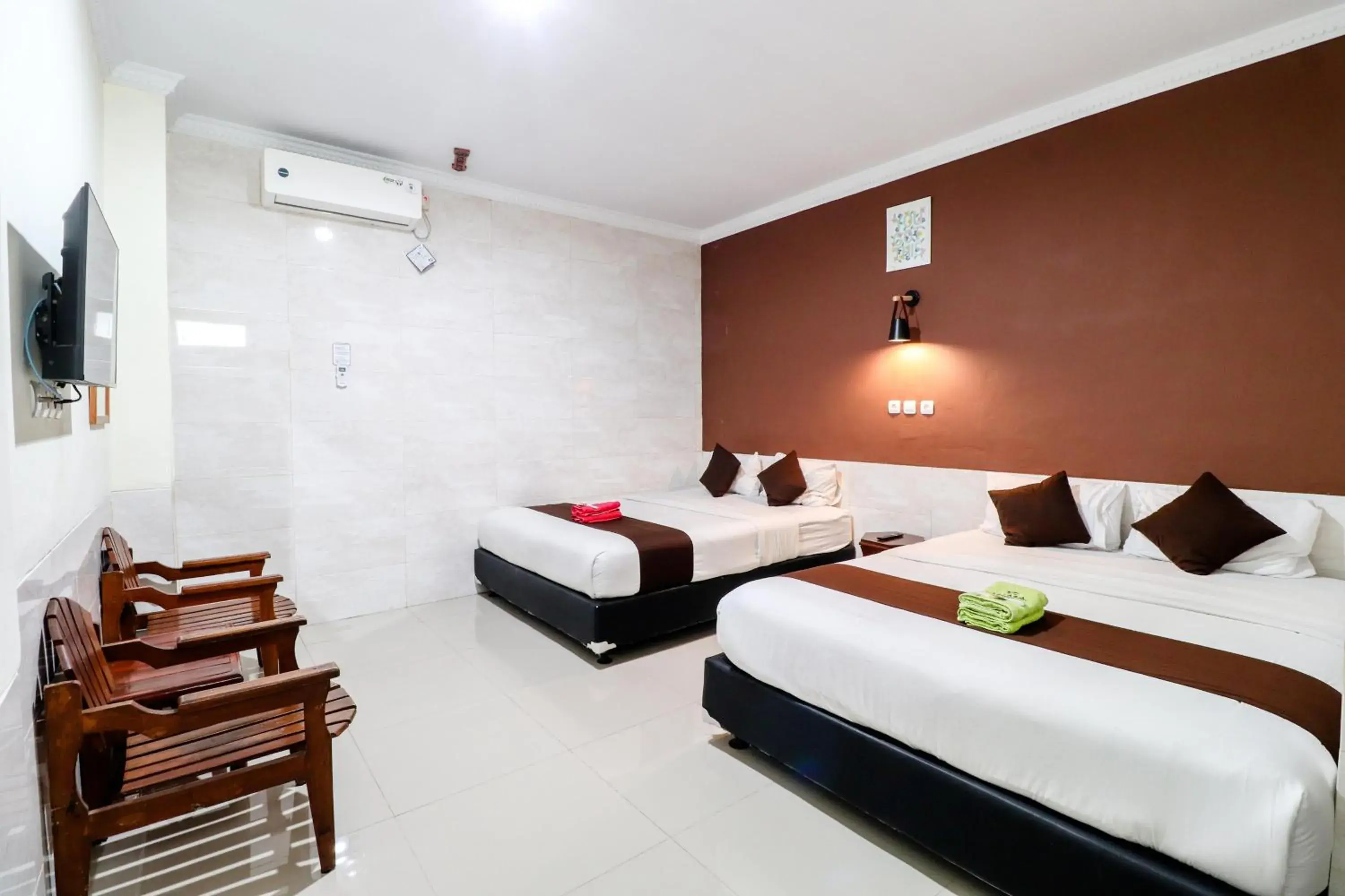 Family Room in Hotel Safara Yogyakarta Family Room in Hotel Safara Yogyakarta