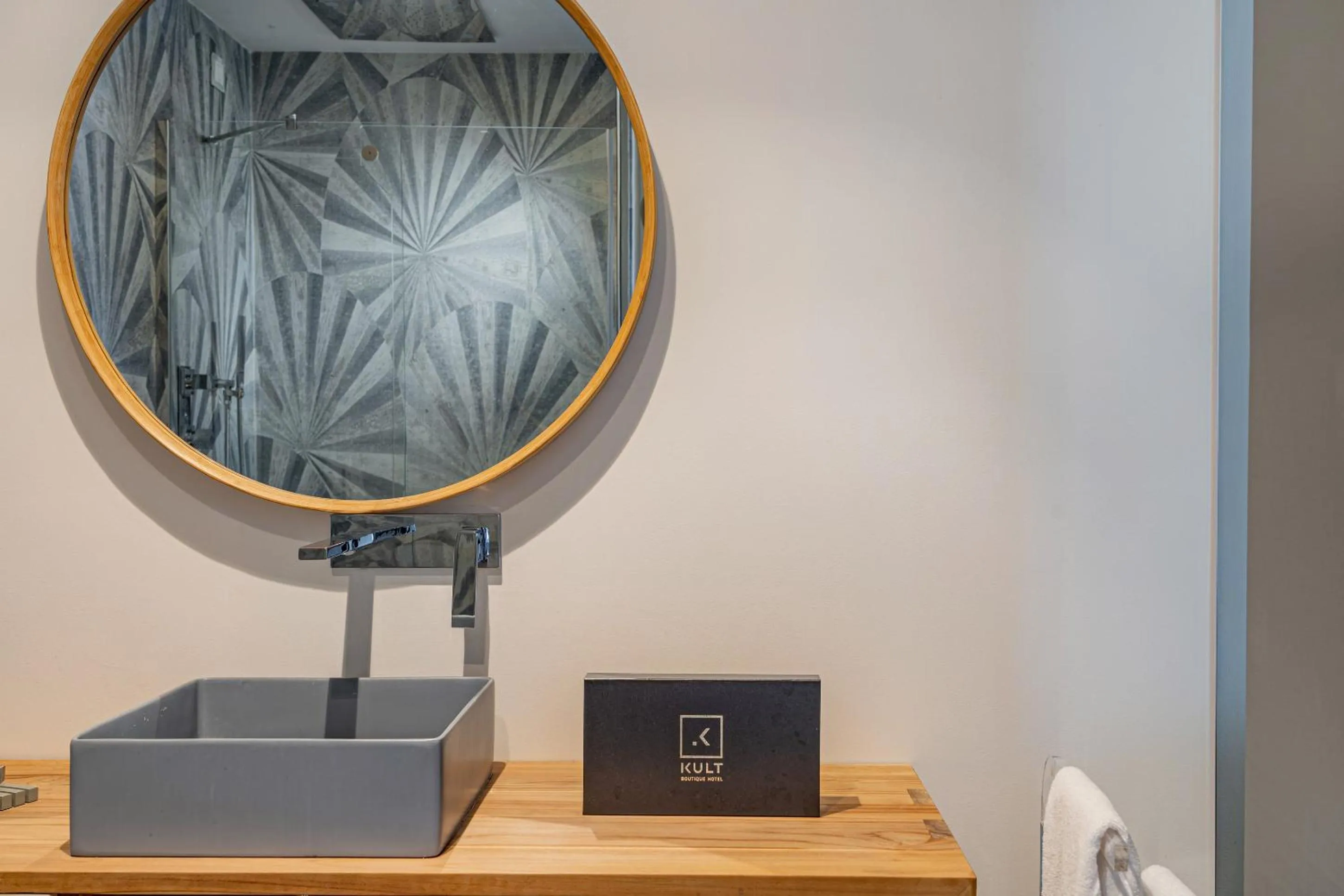 TV/Entertainment Center in Kkult Boutique Hotel & Spa