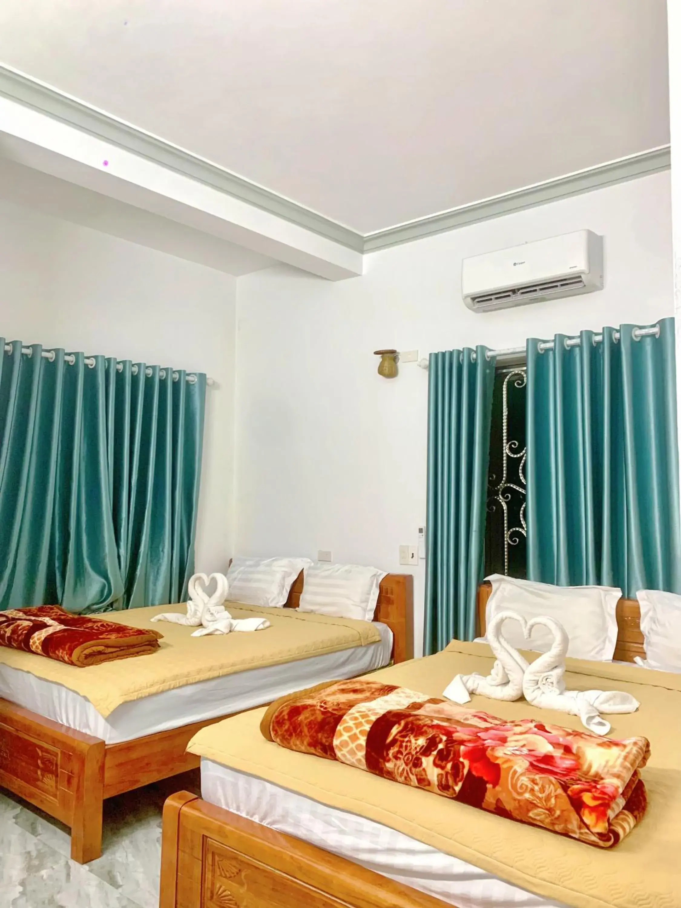 Budget Triple Room in Tam Coc White Swan Homestay Budget Triple Room in Tam Coc White Swan Homestay