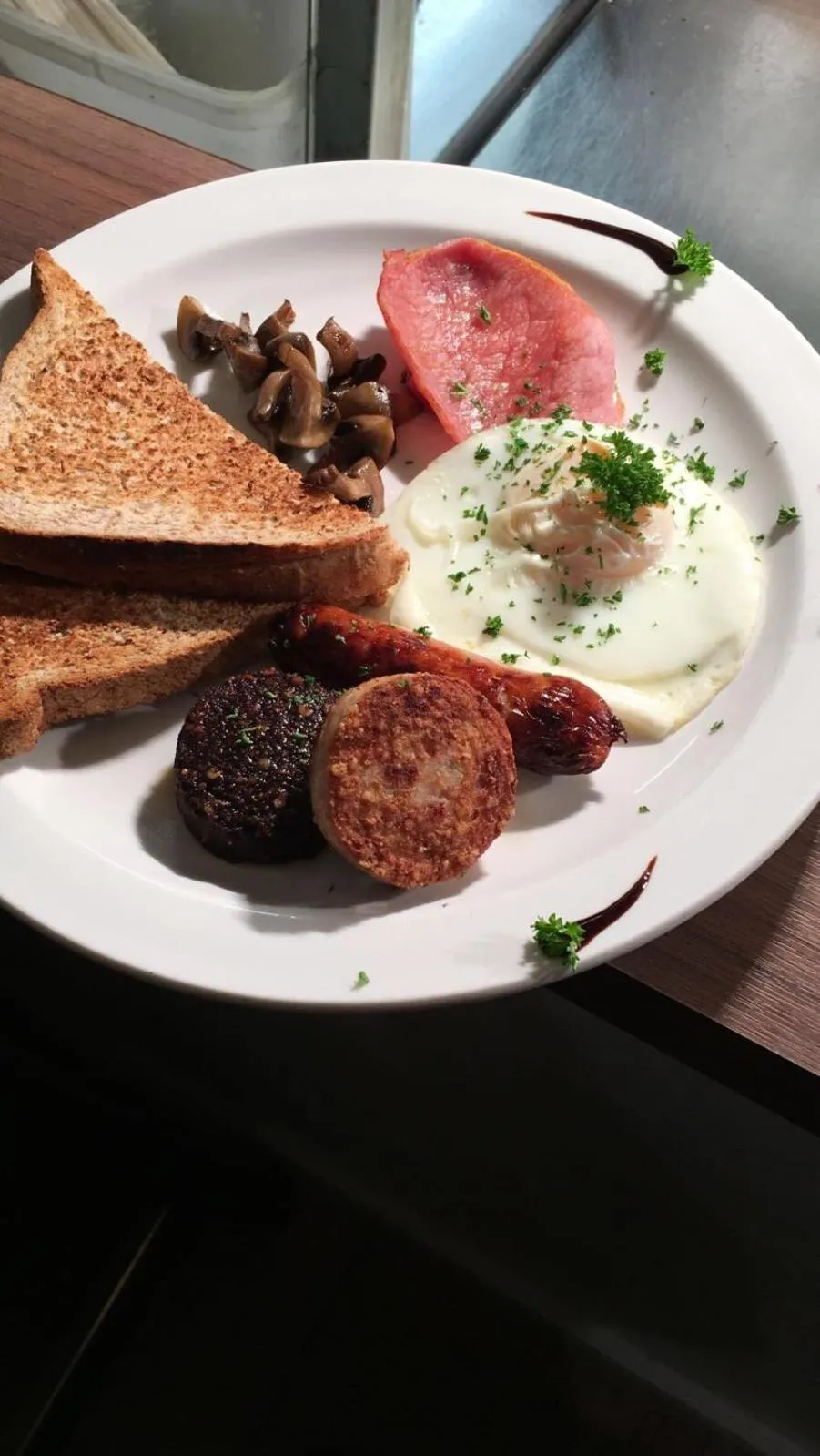 Breakfast in Forty Four Main Street