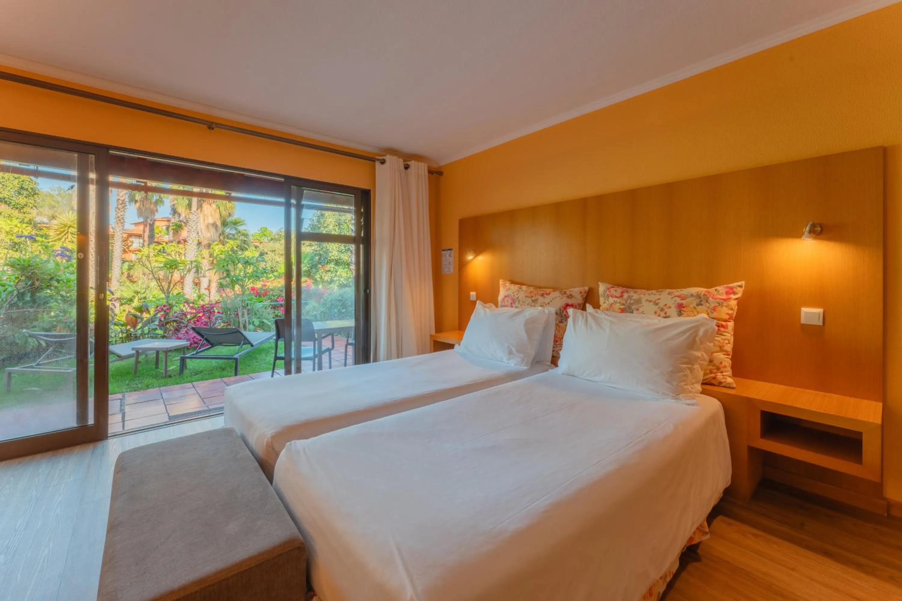 Bedroom, Bed in Quinta Splendida Wellness & Botanical Garden