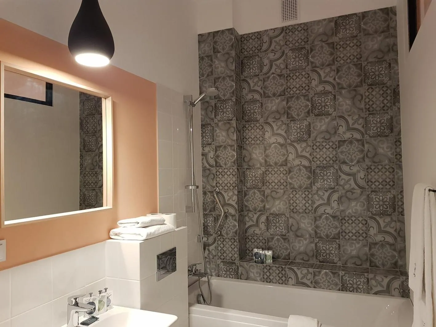 Toilet in Hotel Fado Spa & Restaurant