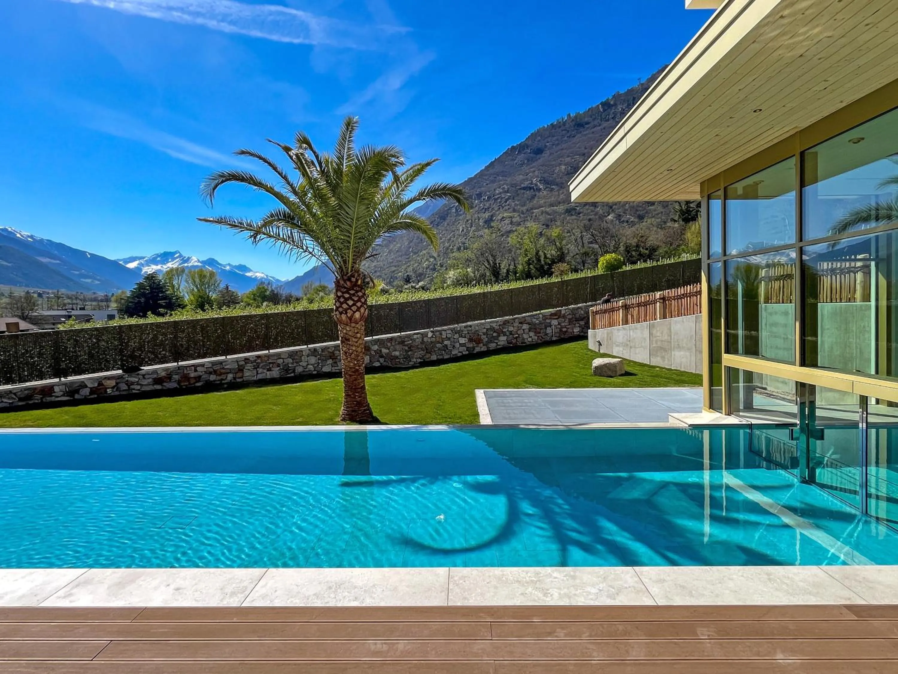 Swimming pool in Hotel Nocturnes