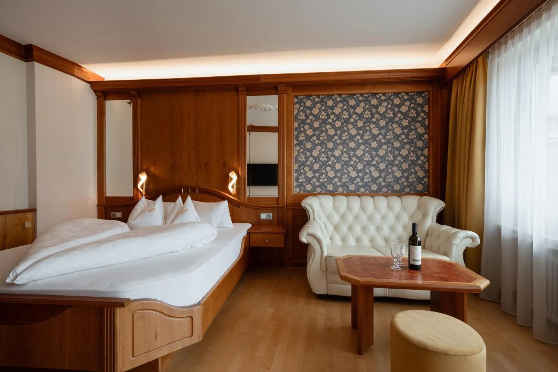 Photo of the whole room, Bed in Hotel Nocturnes