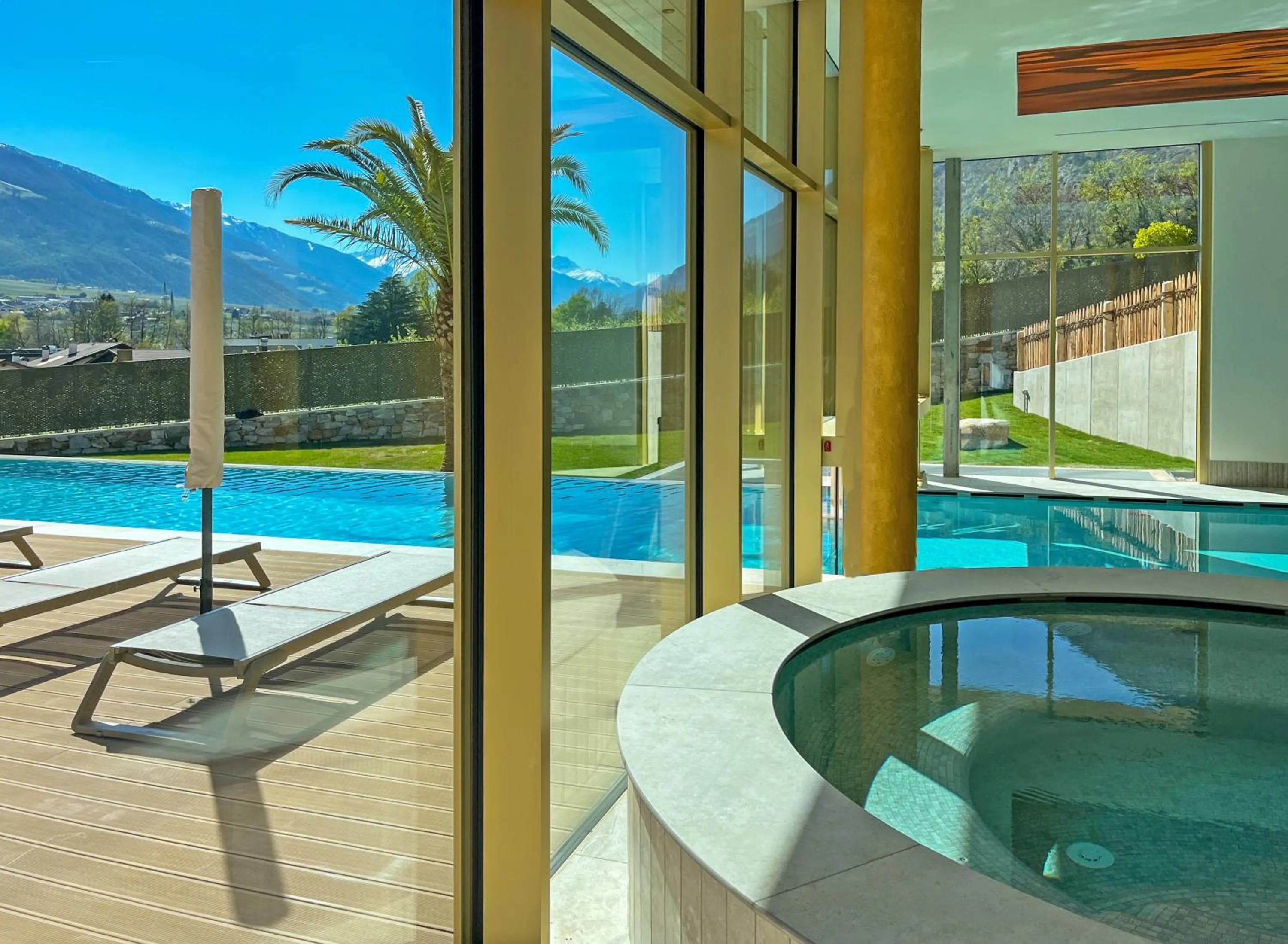 Swimming pool in Hotel Nocturnes