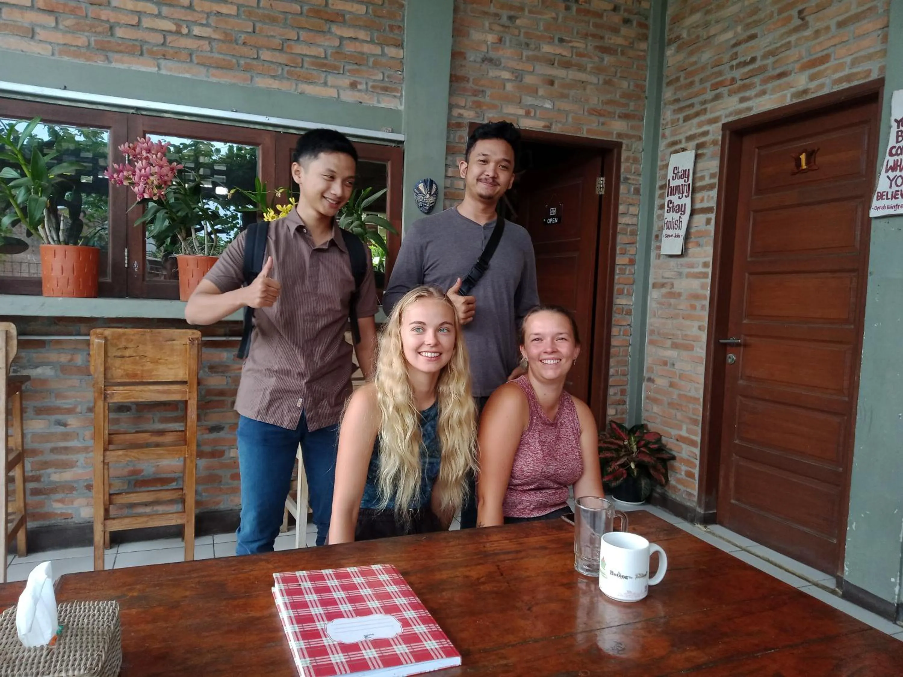 Restaurant/places to eat in Bua Guest House