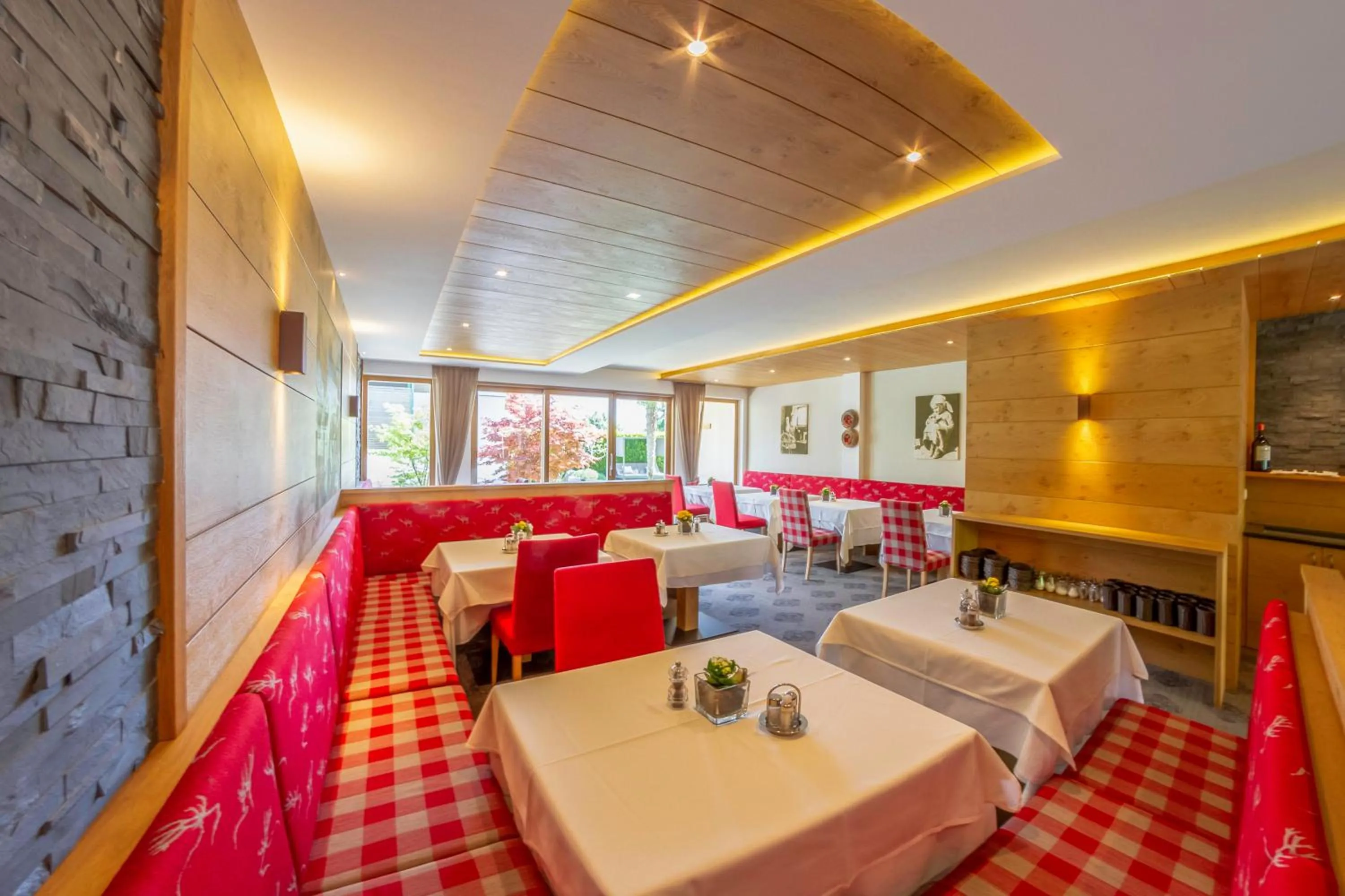 Restaurant/places to eat in Hotel Mehrhauser