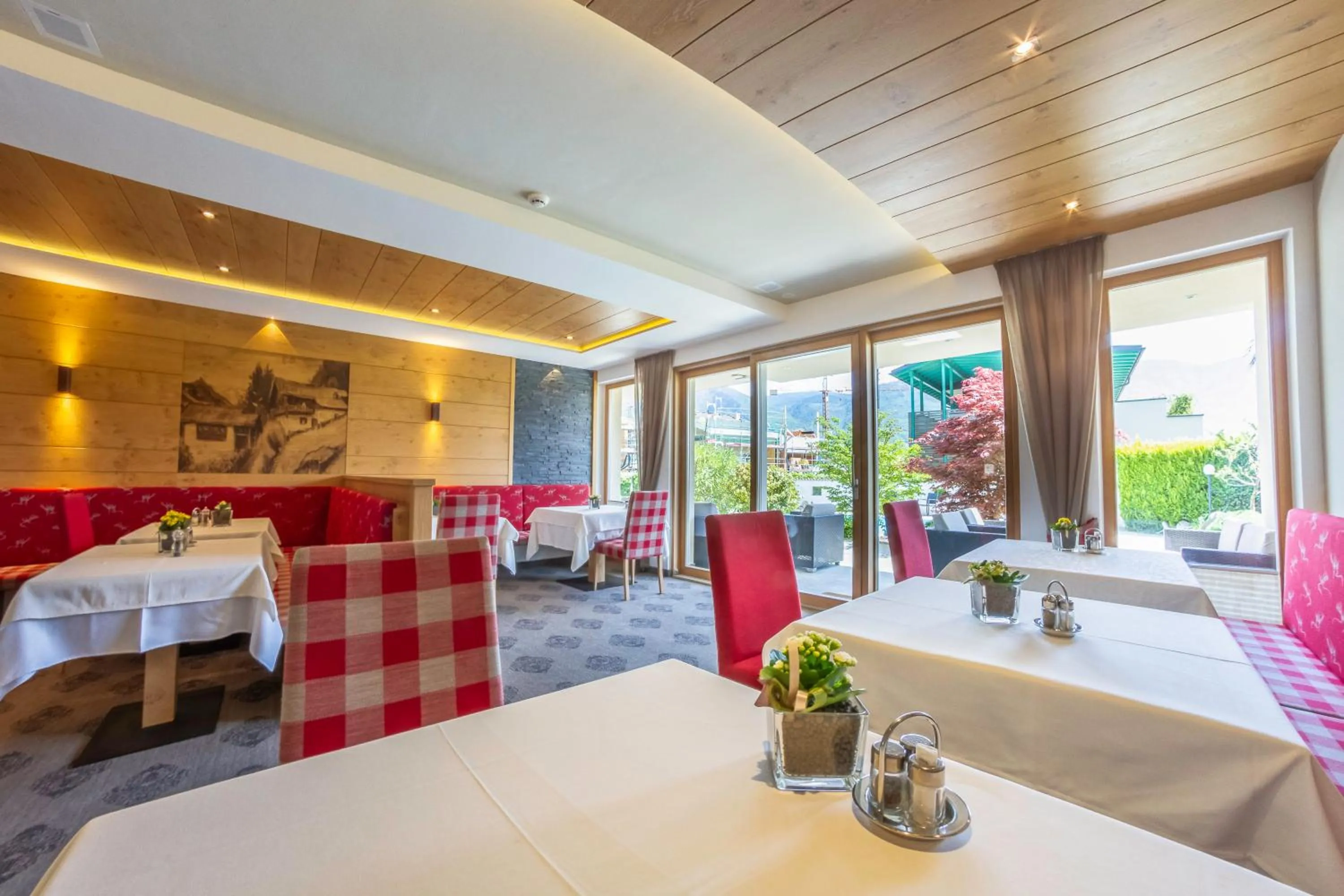 Restaurant/places to eat in Hotel Mehrhauser