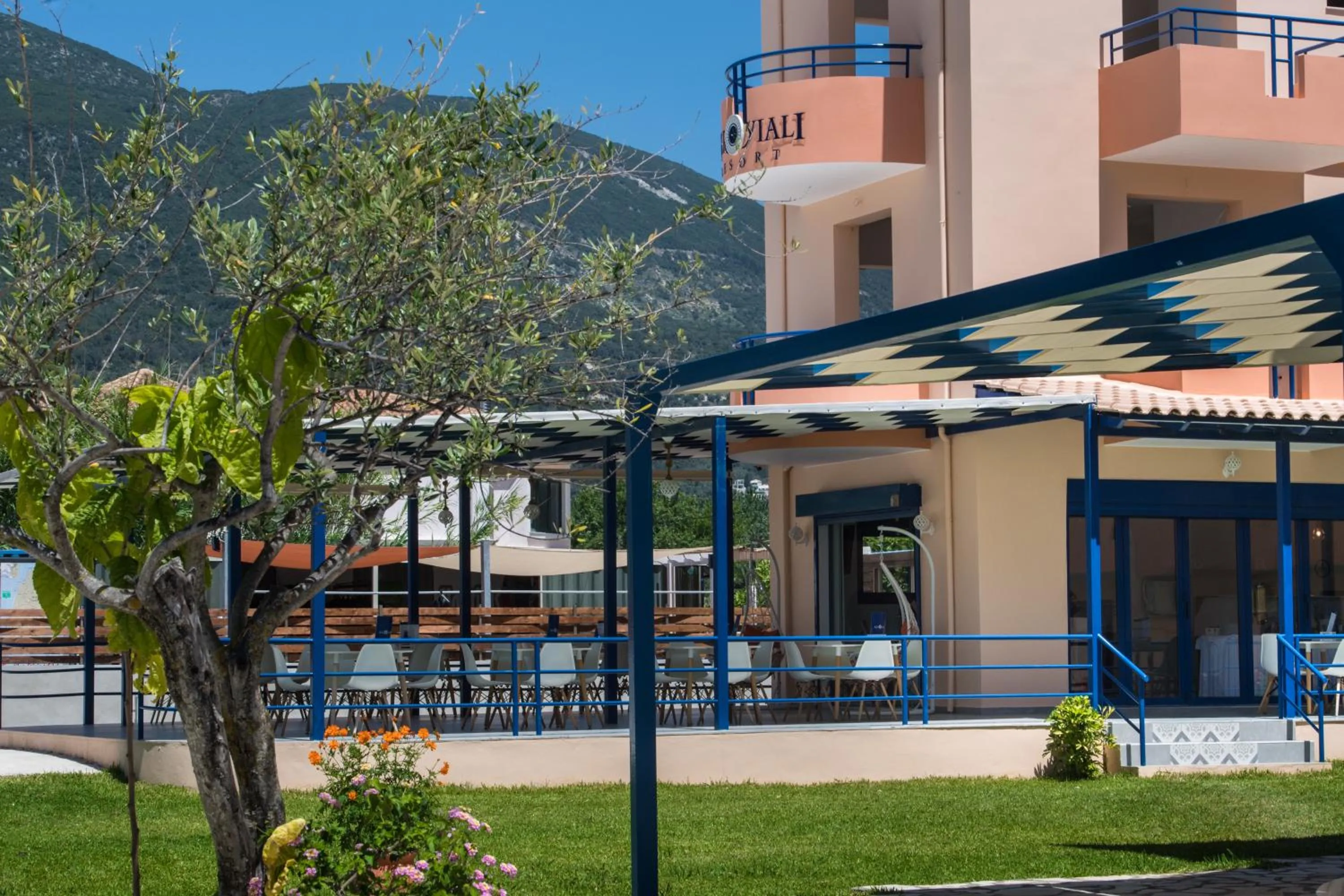 Facade/entrance in Akroyiali Resort