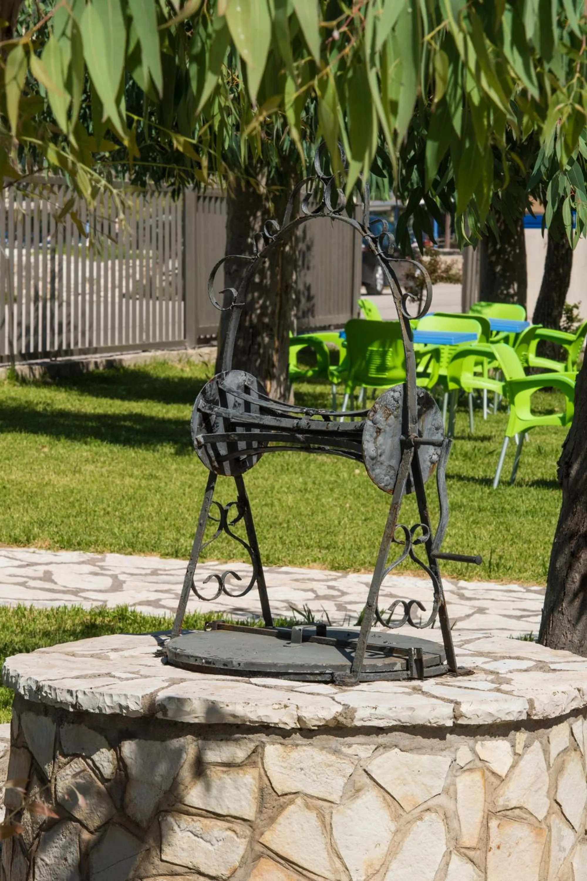 Decorative detail in Akroyiali Resort