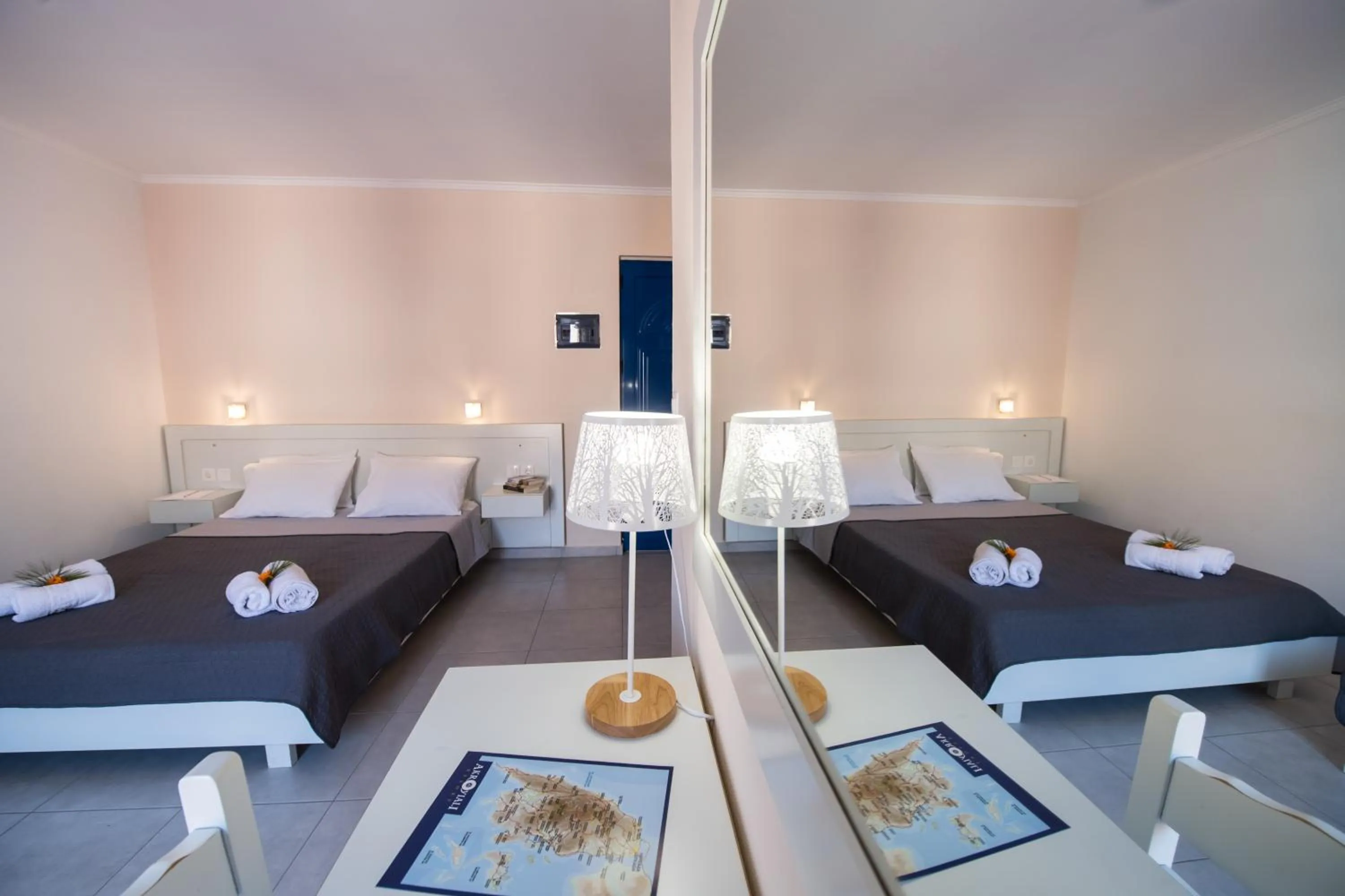 Photo of the whole room, Bed in Akroyiali Resort