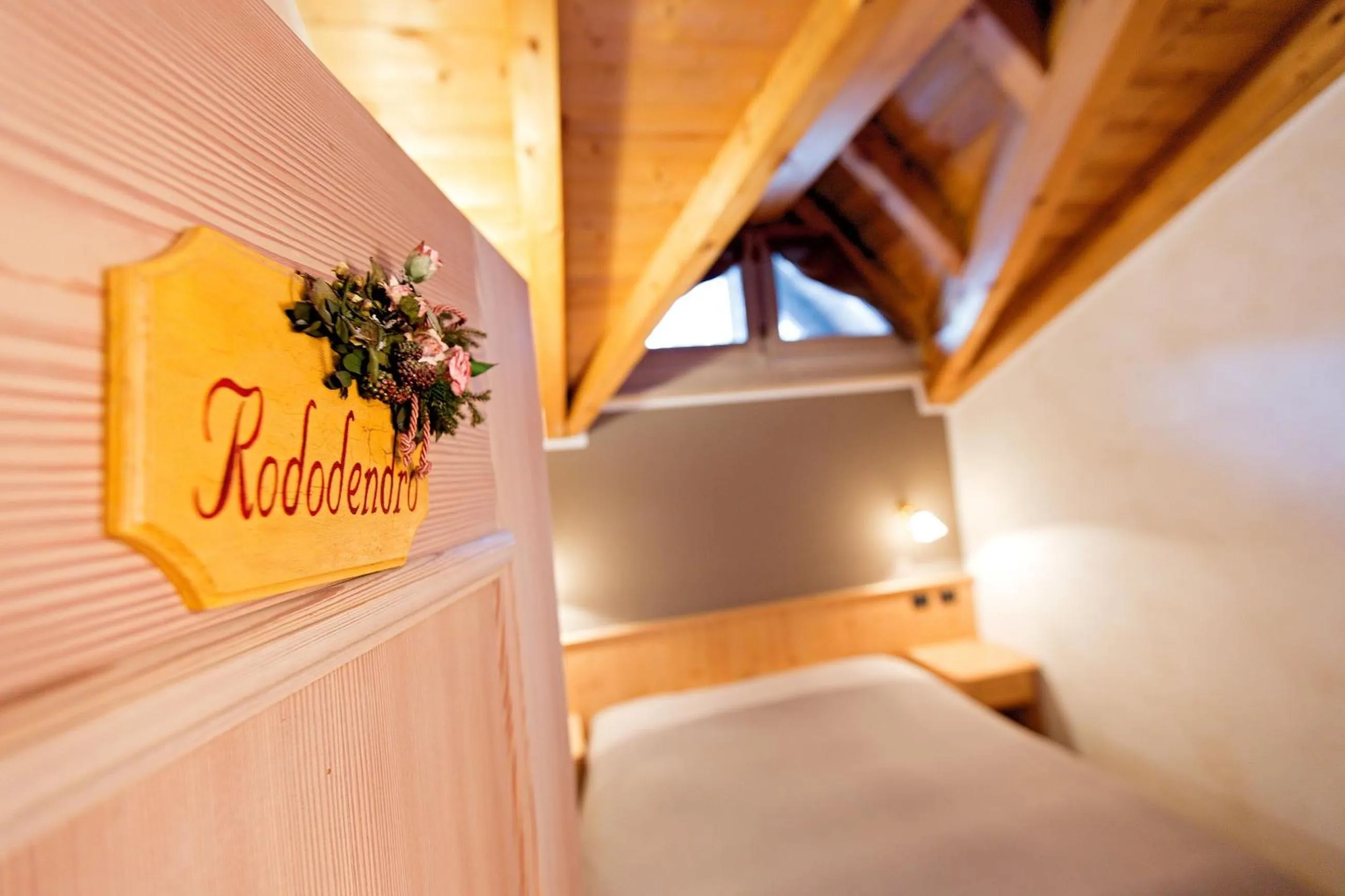 Logo/Certificate/Sign, Bed in Al Chestelet