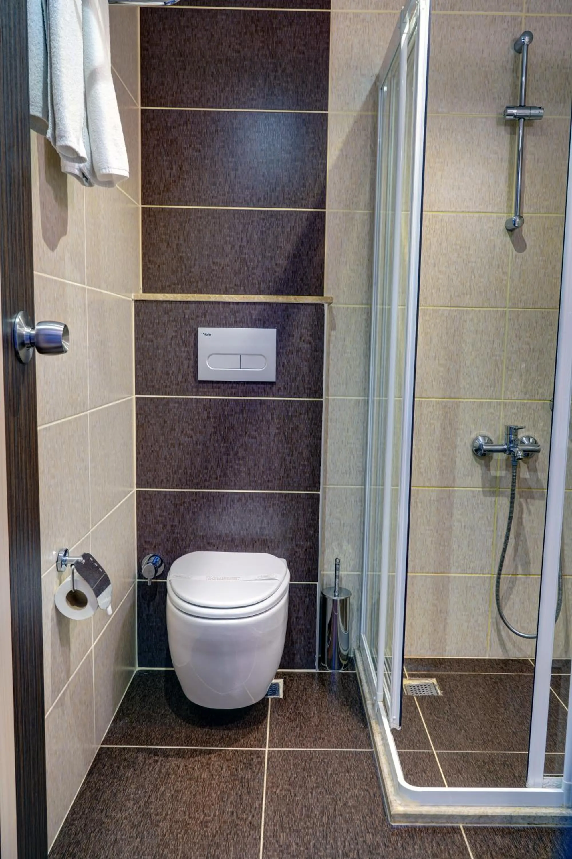 Shower in Parador Beach Hotel All Inclusive