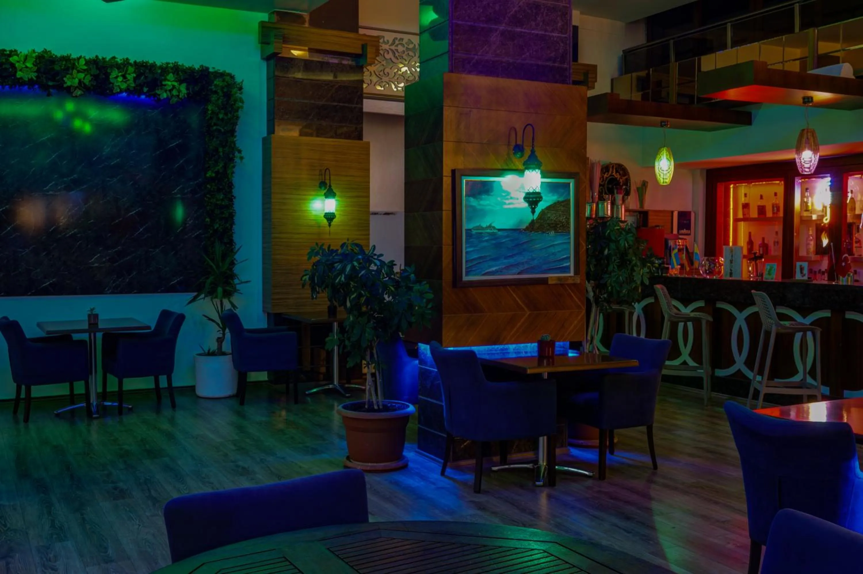 Communal lounge/ TV room in Parador Beach Hotel All Inclusive