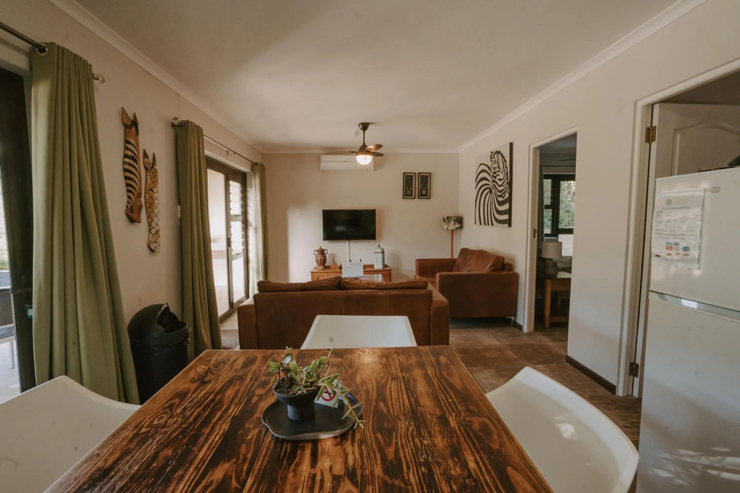 TV and multimedia in Thunzi Bush Lodge