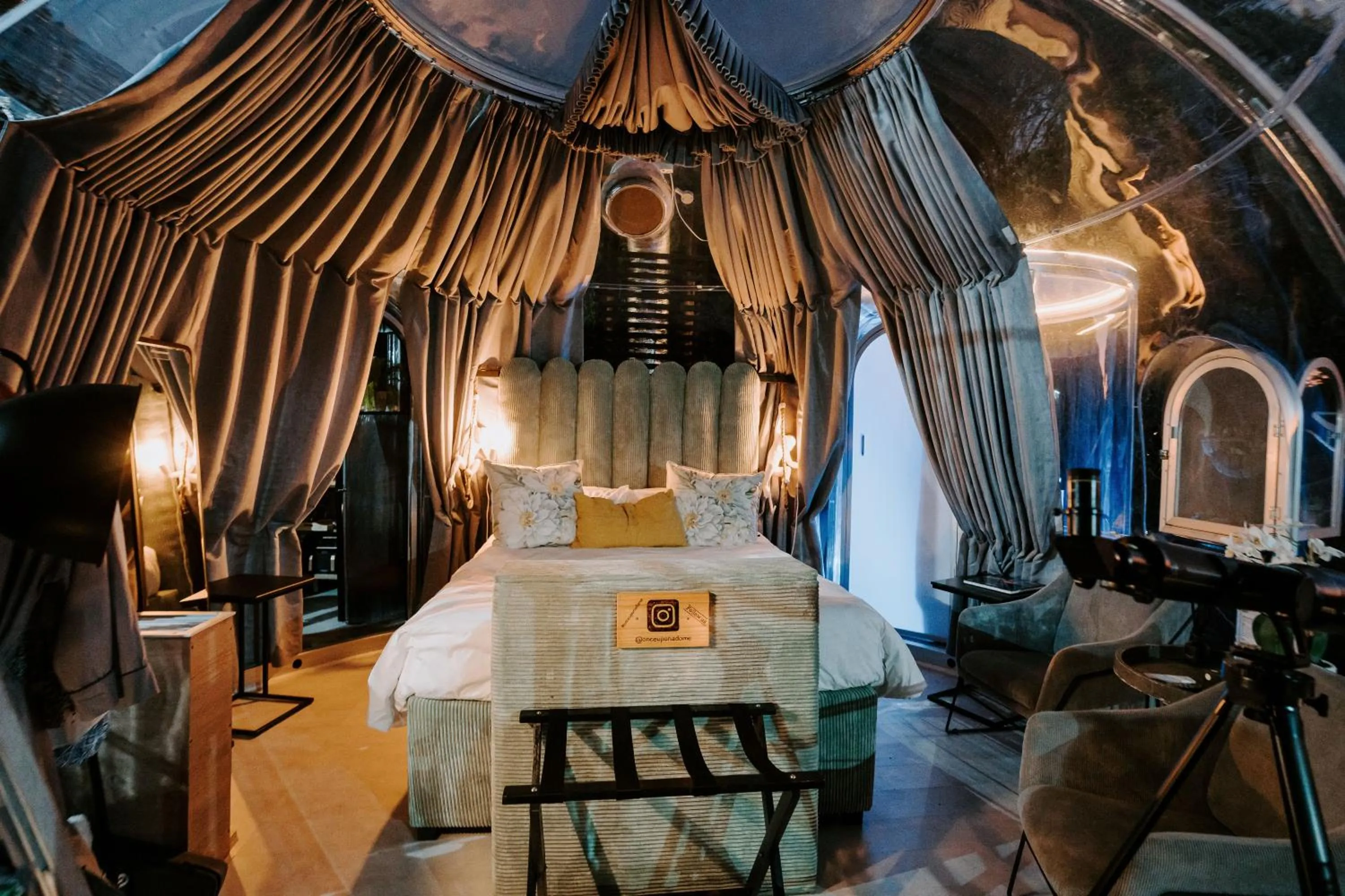 Bed in Thunzi Bush Lodge