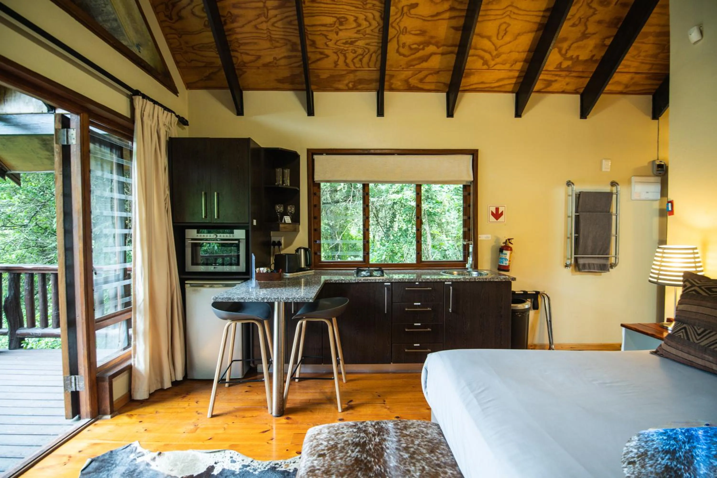 Bed in Thunzi Bush Lodge