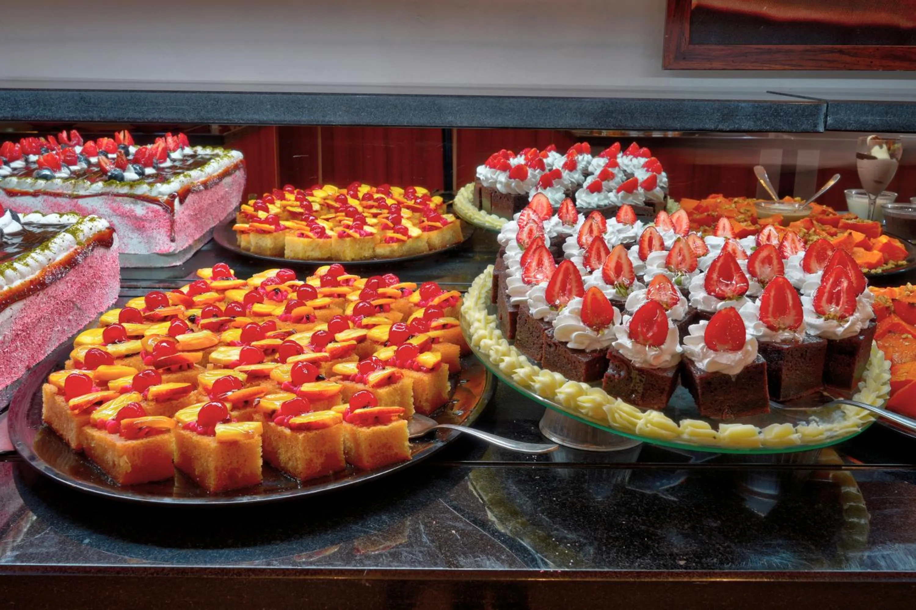 Food and drinks in Blue Fish Hotel All Inclusive