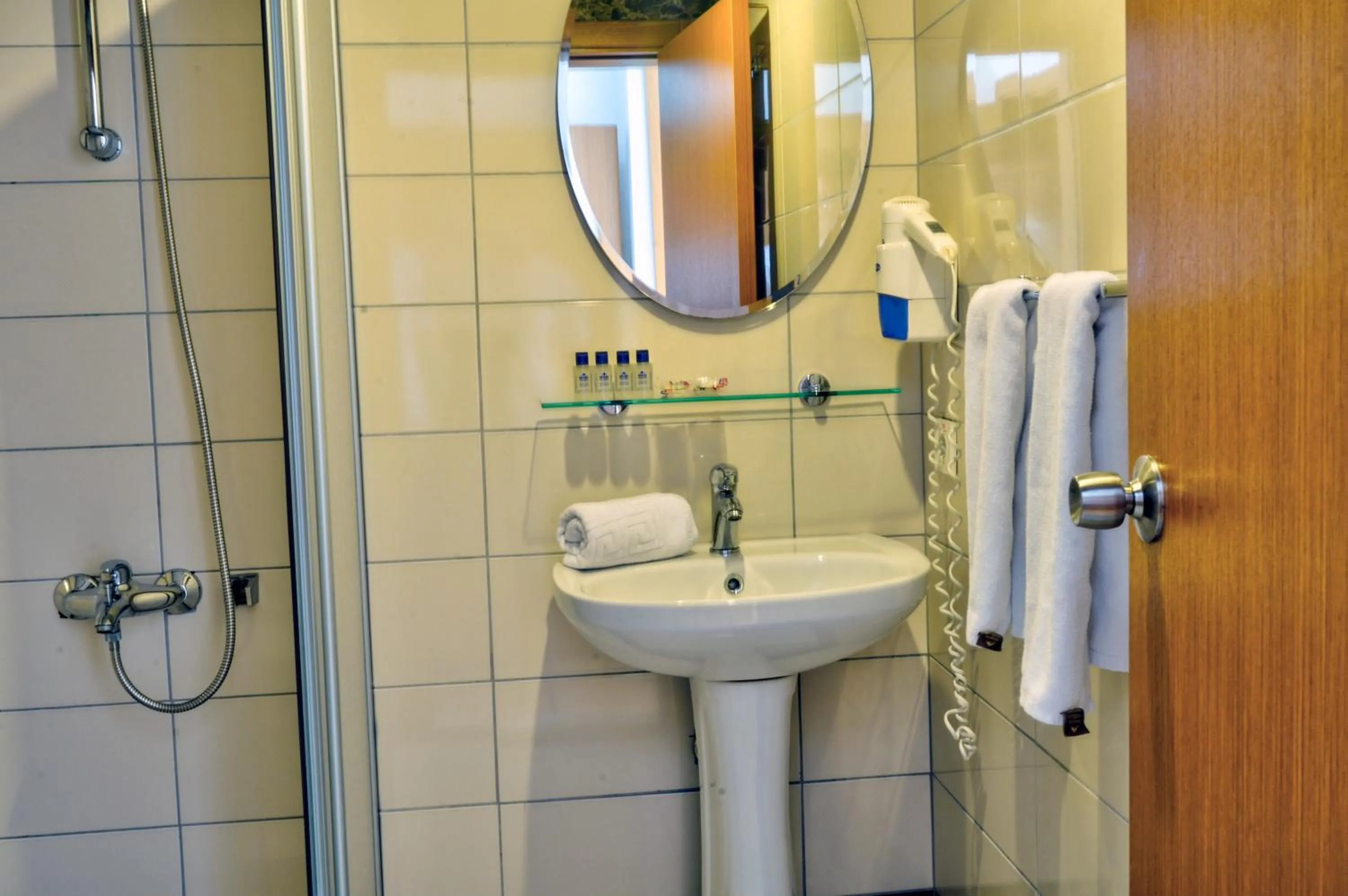 Shower in Blue Fish Hotel All Inclusive