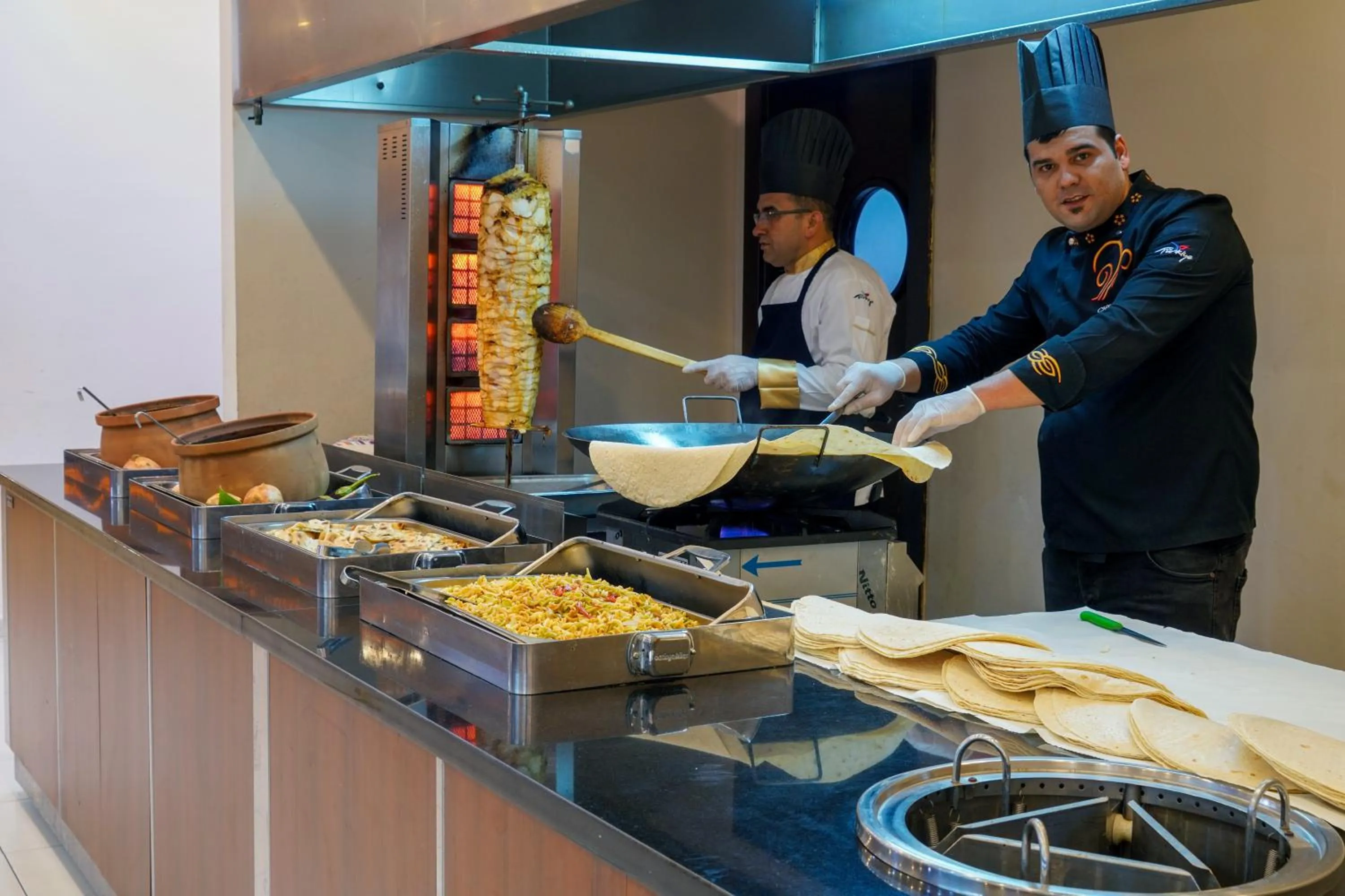 Food and drinks in Blue Fish Hotel All Inclusive