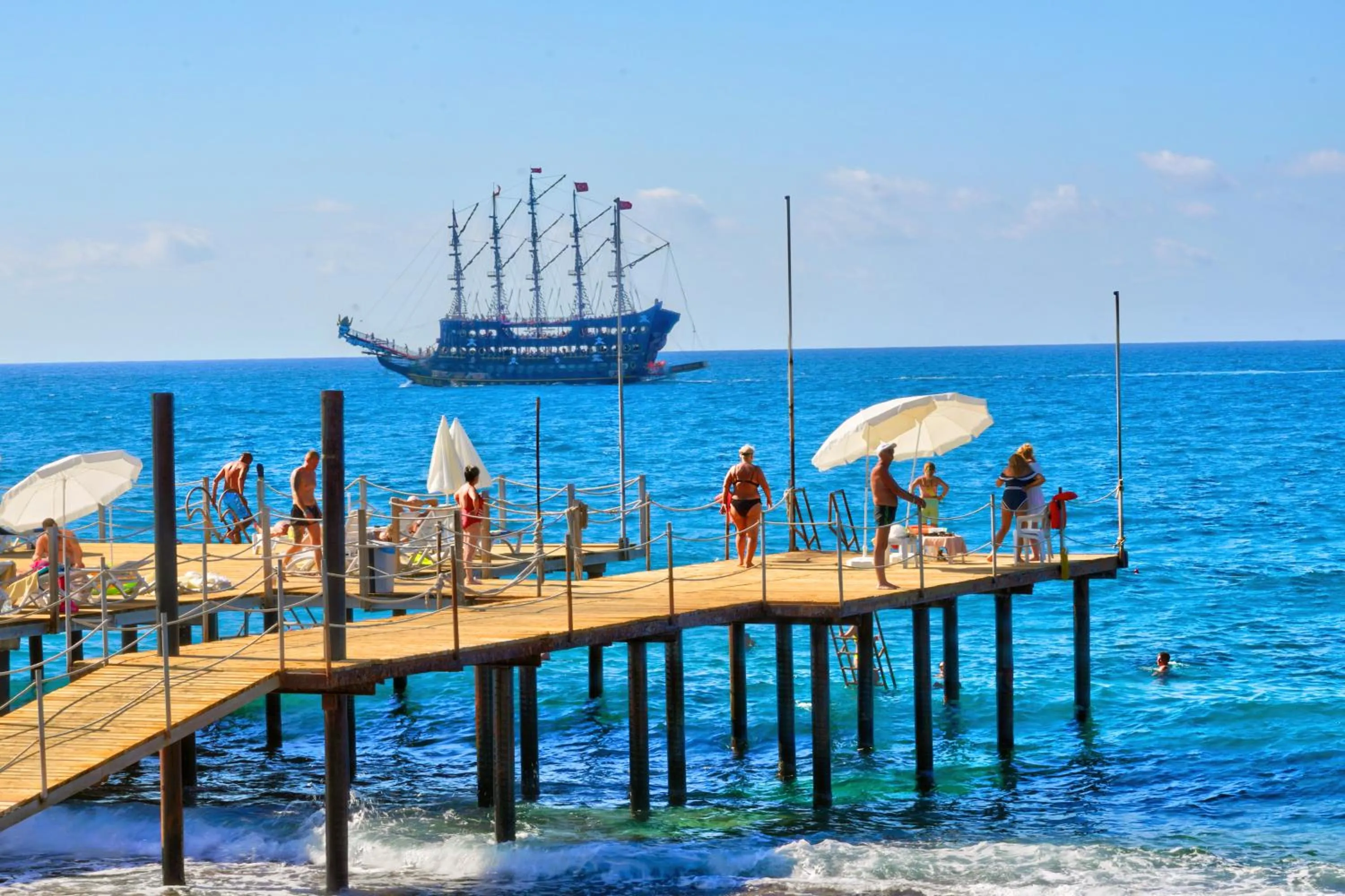 Swimming pool in Blue Fish Hotel All Inclusive