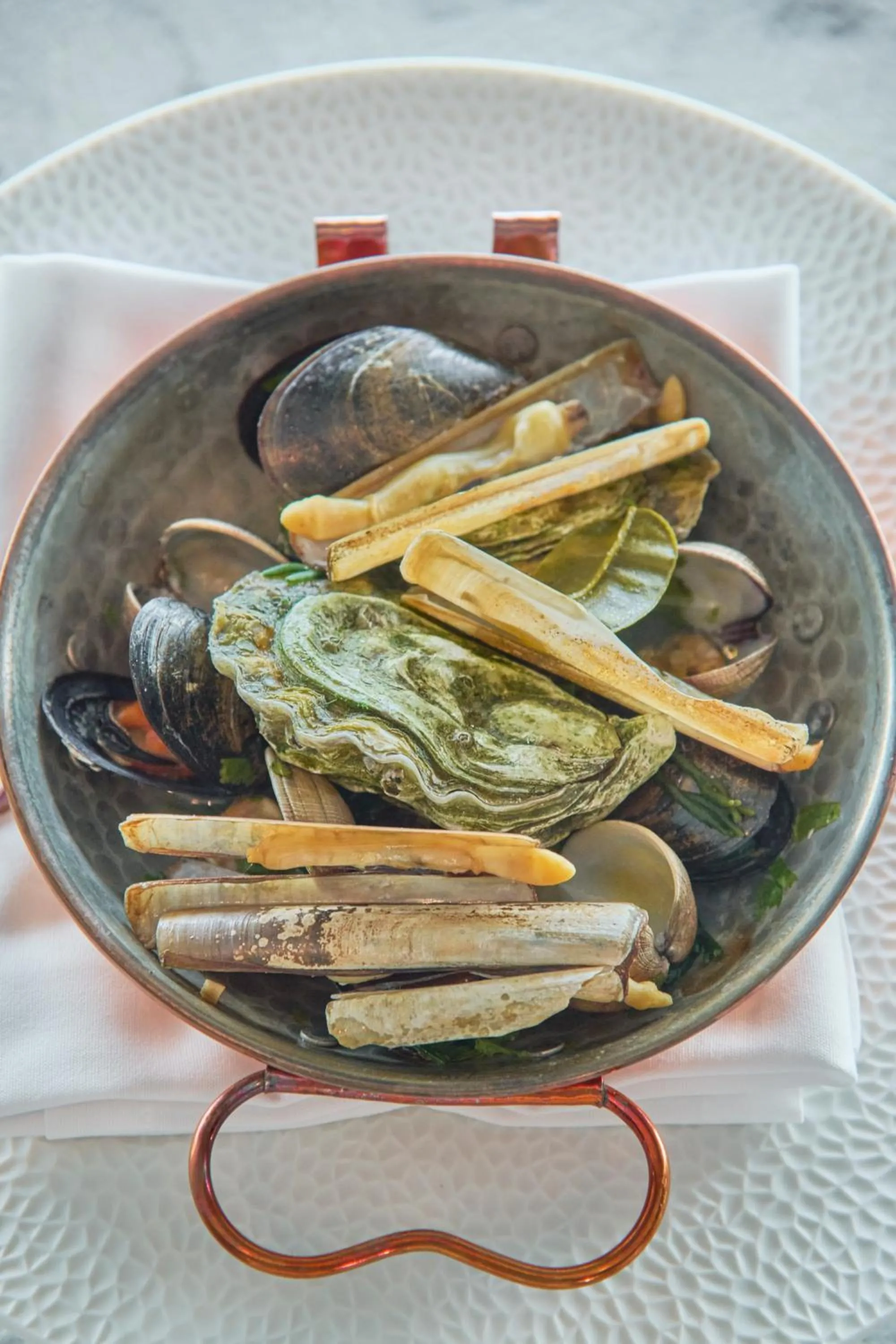 Restaurant/places to eat in Farol Hotel